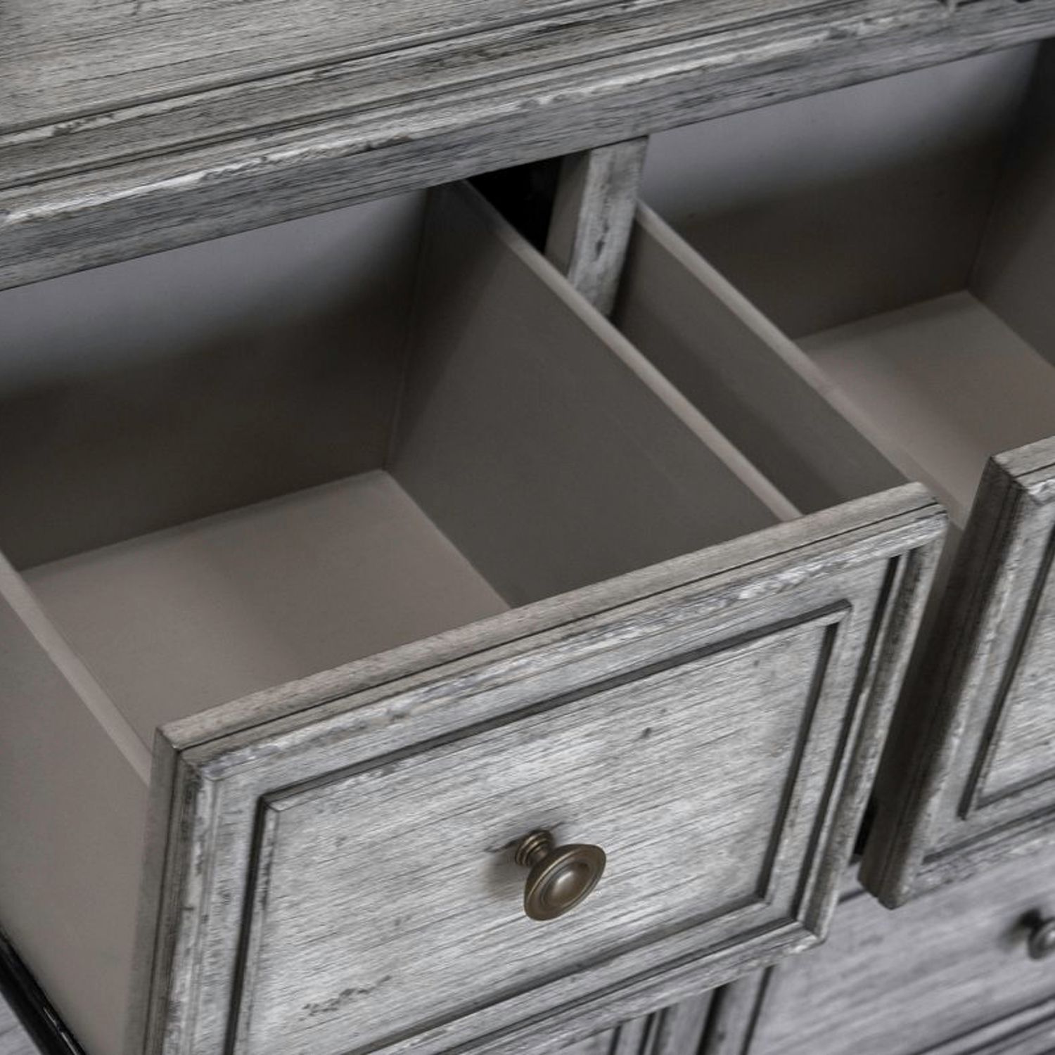 Big Valley Graystone Mansion Panel Bedroom Set | Liberty