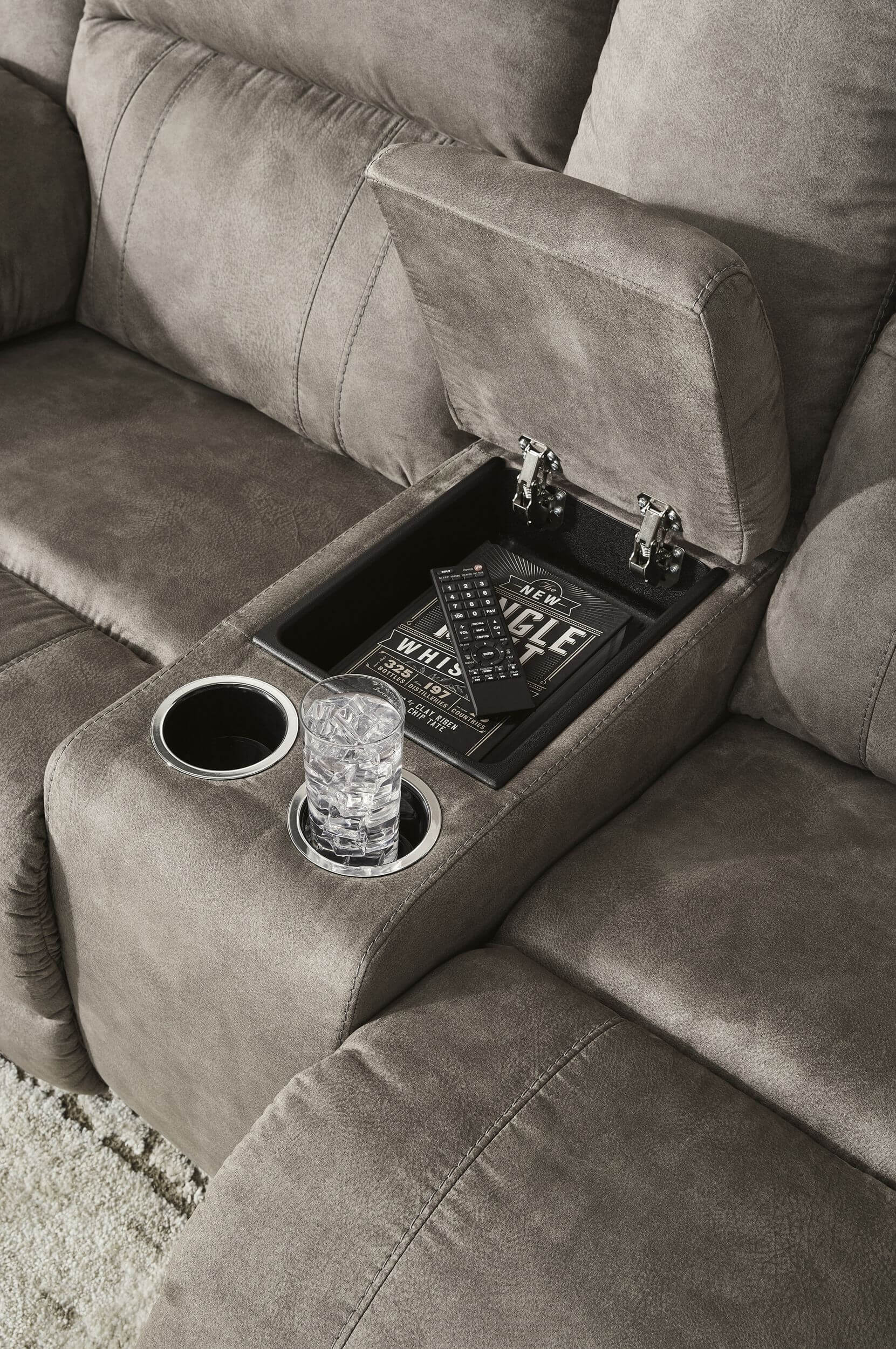 Laresview Polyester Reclining Living Room Set