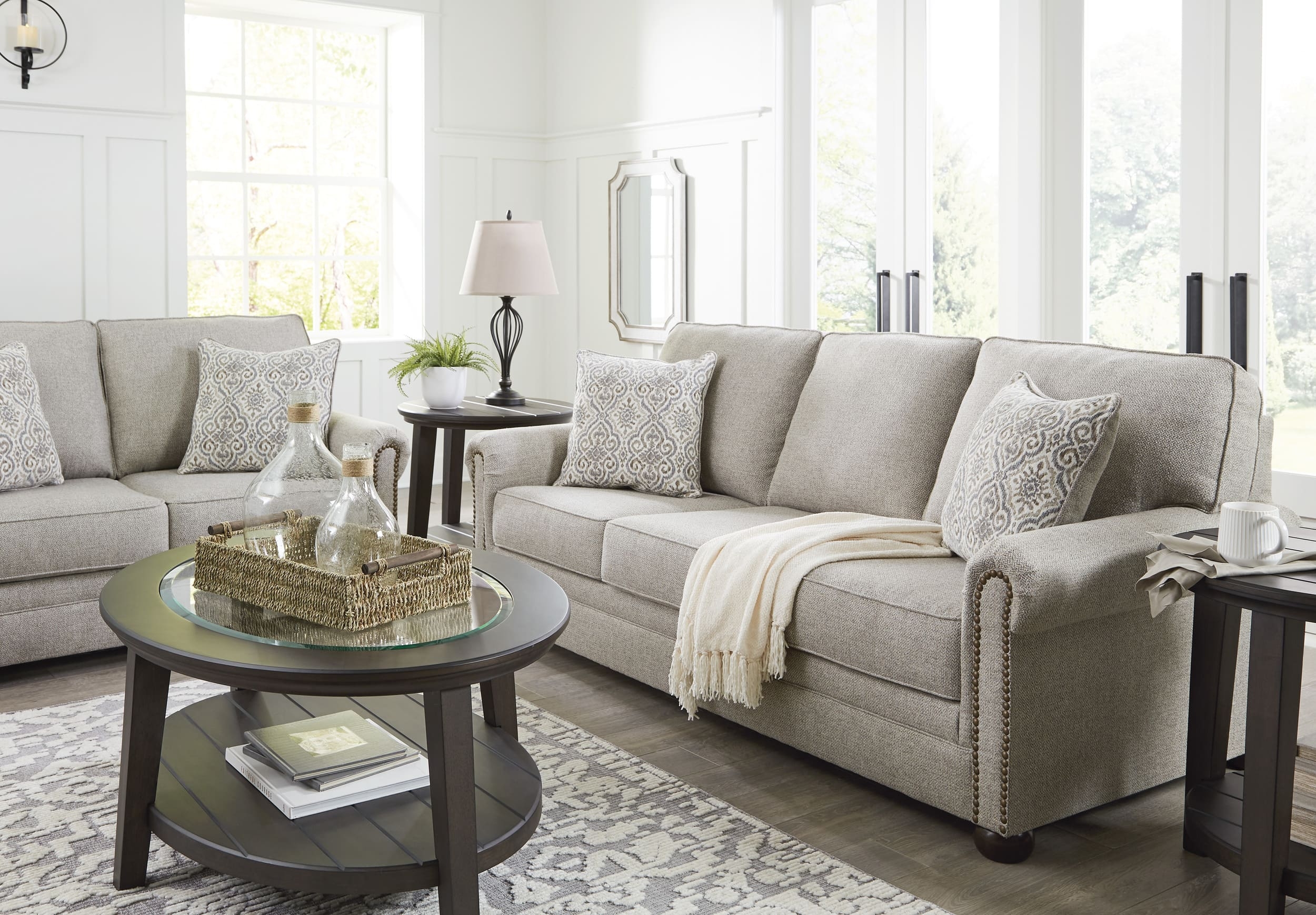 Ashley Gaelon Sofa And Center Table