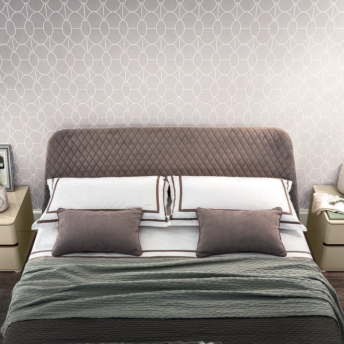 Platinum Kleo Nabuk Platform Bedroom Set w/Storage