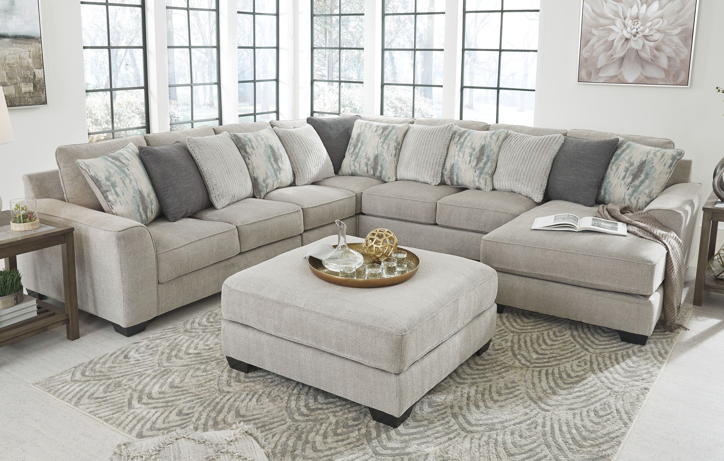 Ardsley 135-inch 5-Piece Polyester U-Shaped Sectional Sofa w/Right Chaise