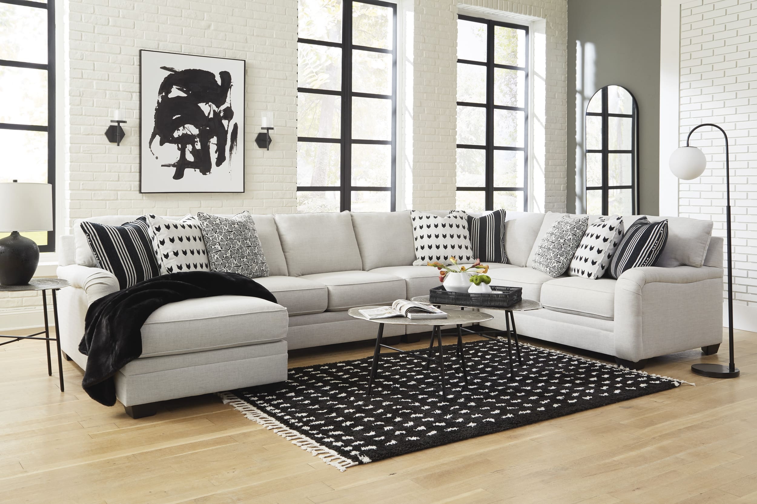 Huntsworth 5-Piece Polyester U-Shaped Sectional Sofa w/Left Arm Chaise Facing