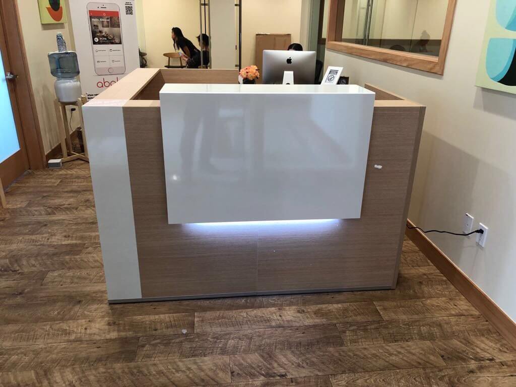 Tera Customizable Reception Desk