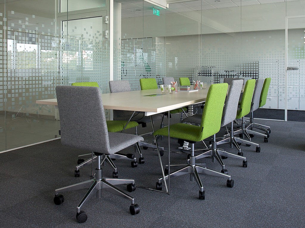 Moon Office Swivel Task Chair w/5 Star Base