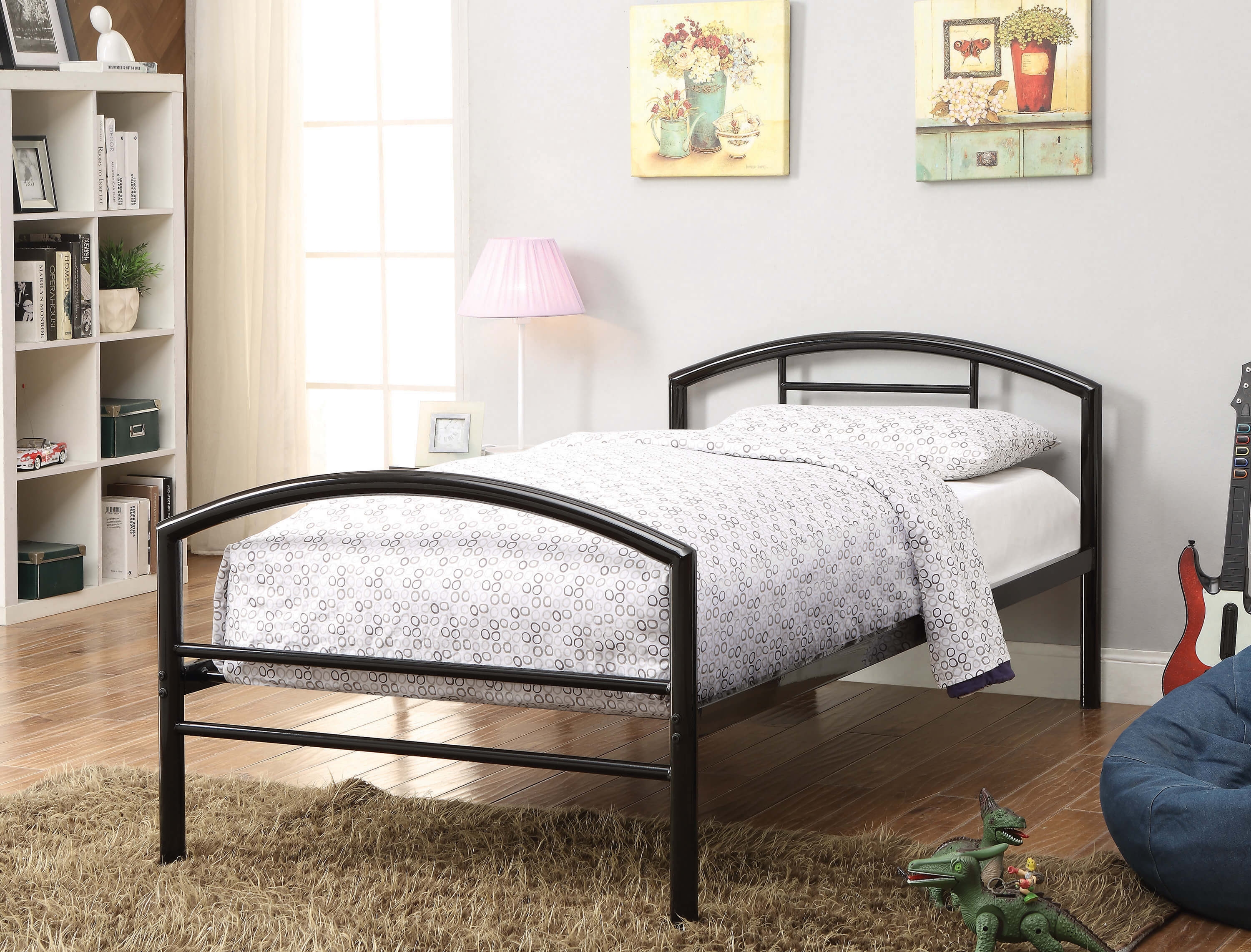 Baines Metal Bed w/Arched Headboard, Twin Size