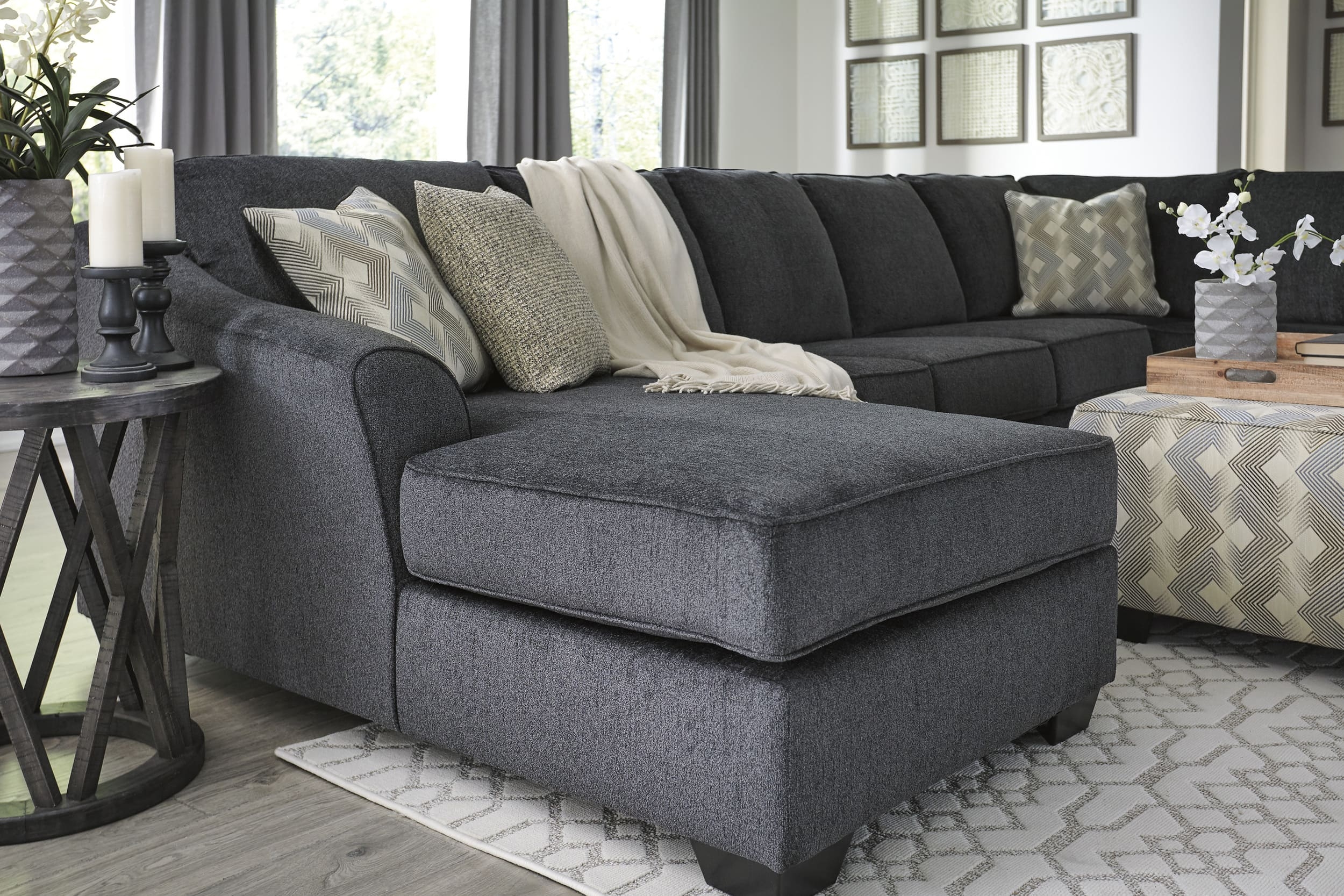 Eltmann 4-Piece Polyester U-Shaped Sectional w/Left Arm Chaise Facing