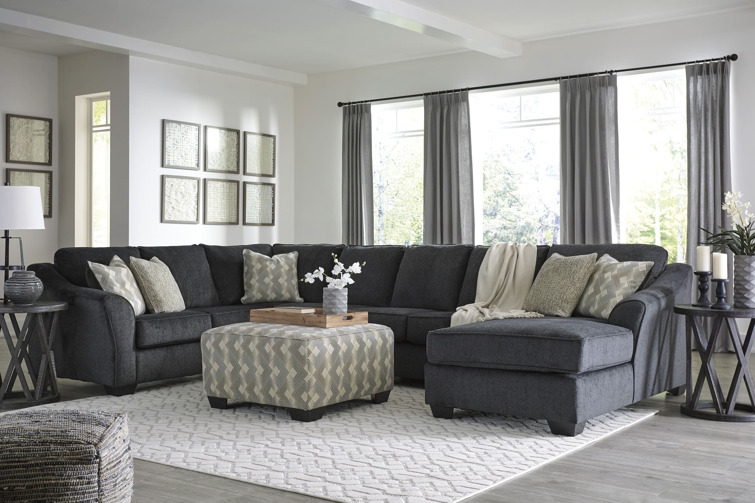 Eltmann 4-Piece Polyester U-Shaped Sectional w/Right Arm Chaise Facing