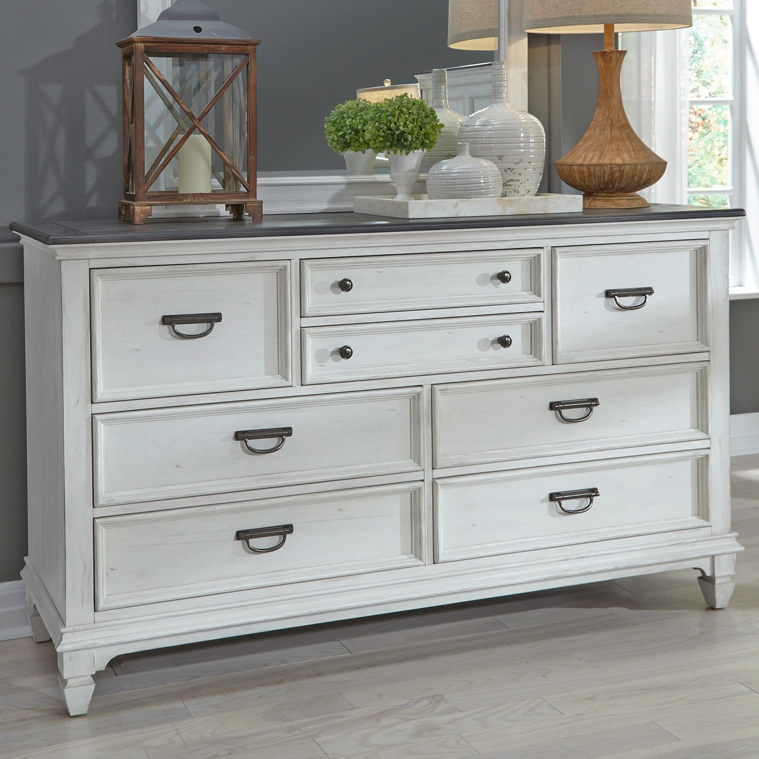 Allyson Park Wood Dresser w/8 Drawers
