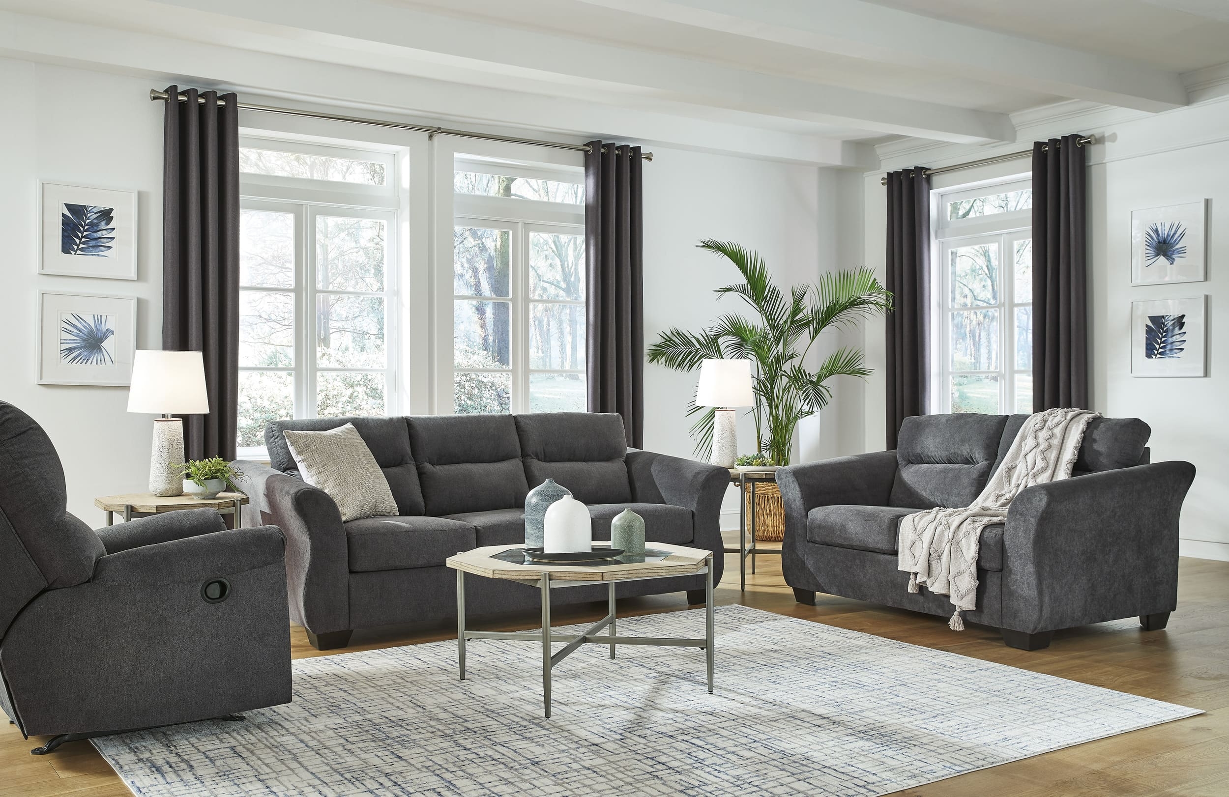 Miravel Polyester Loveseat