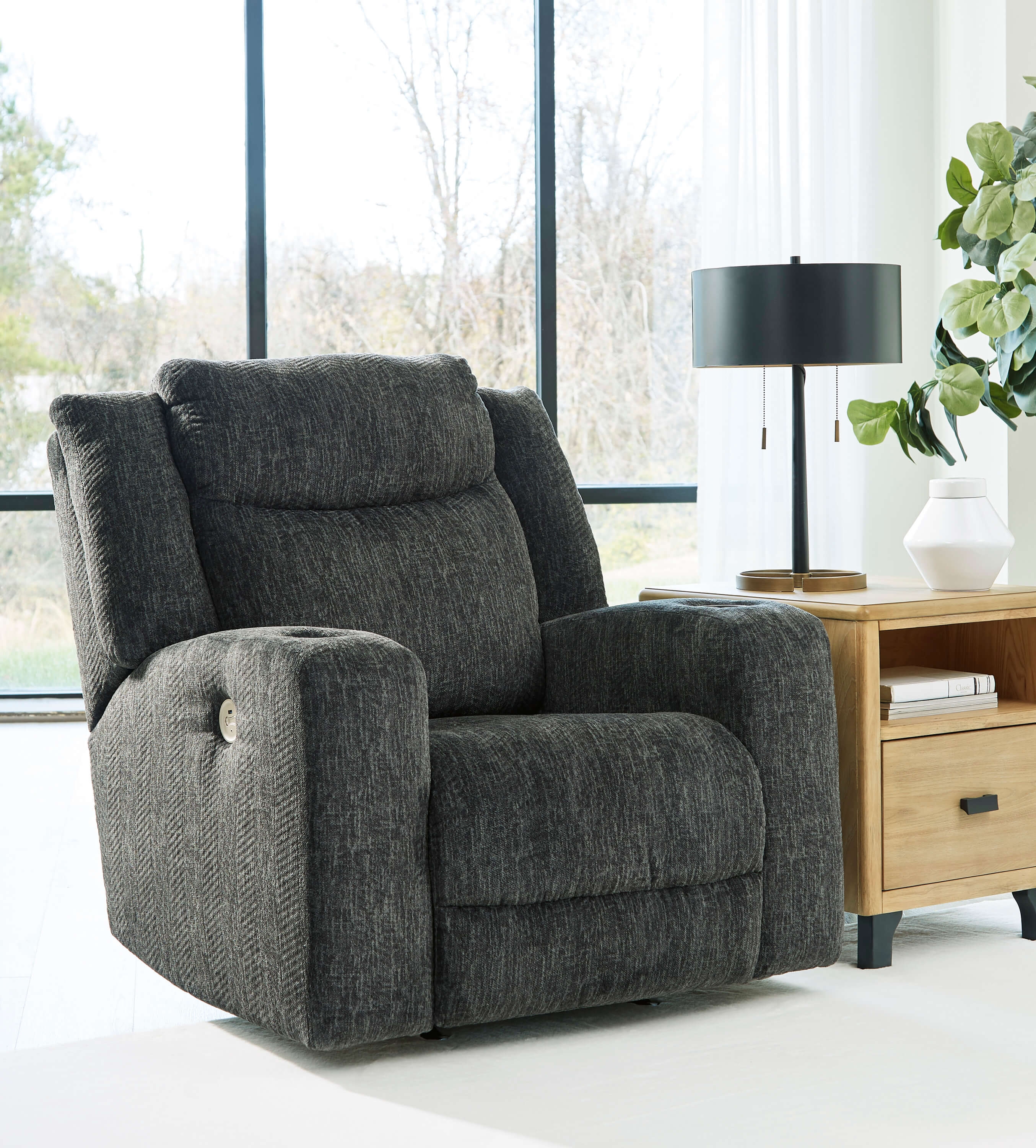 Martinglenn Polyester power reclining chair