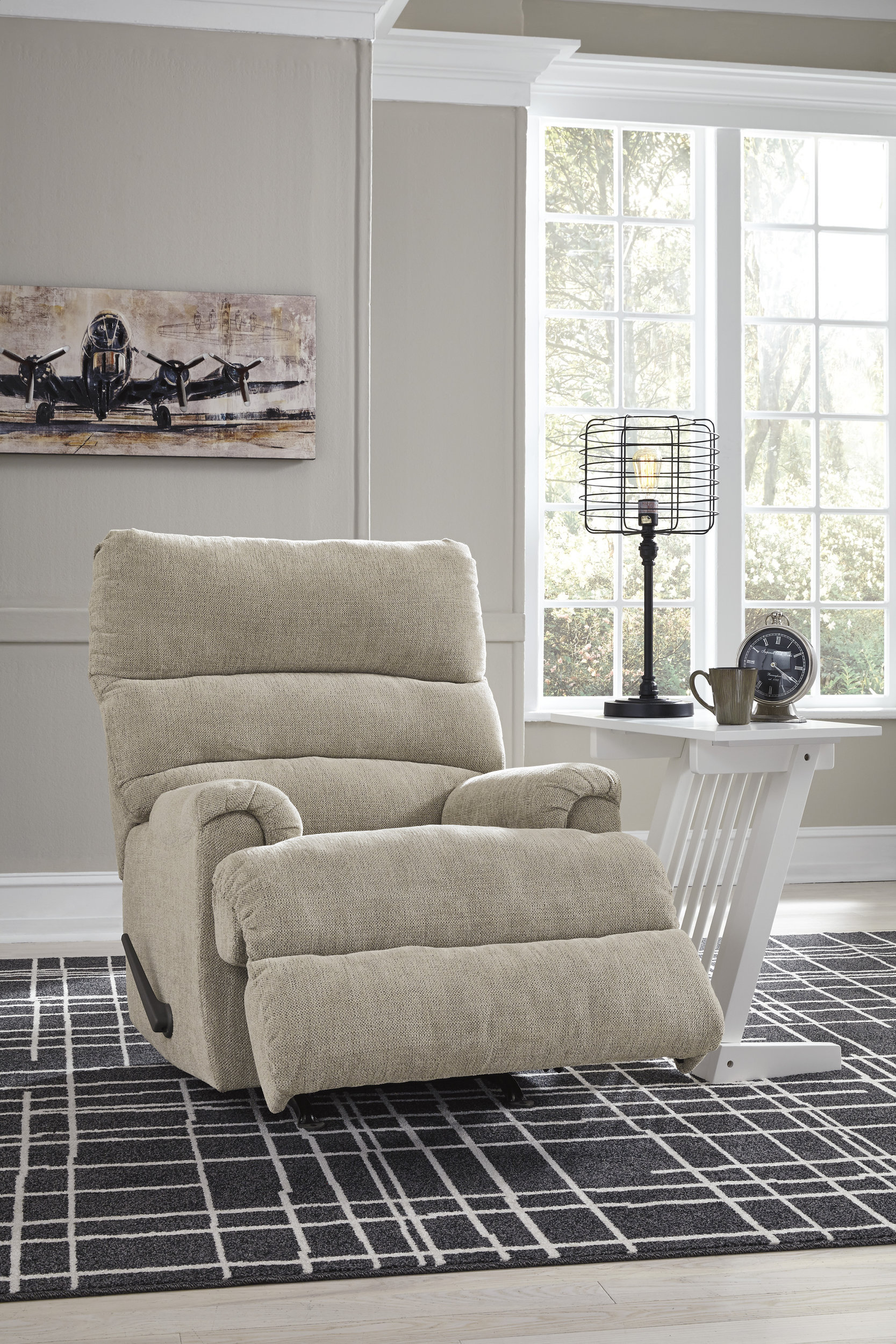 Man Fort Polyester Rocker Recliner