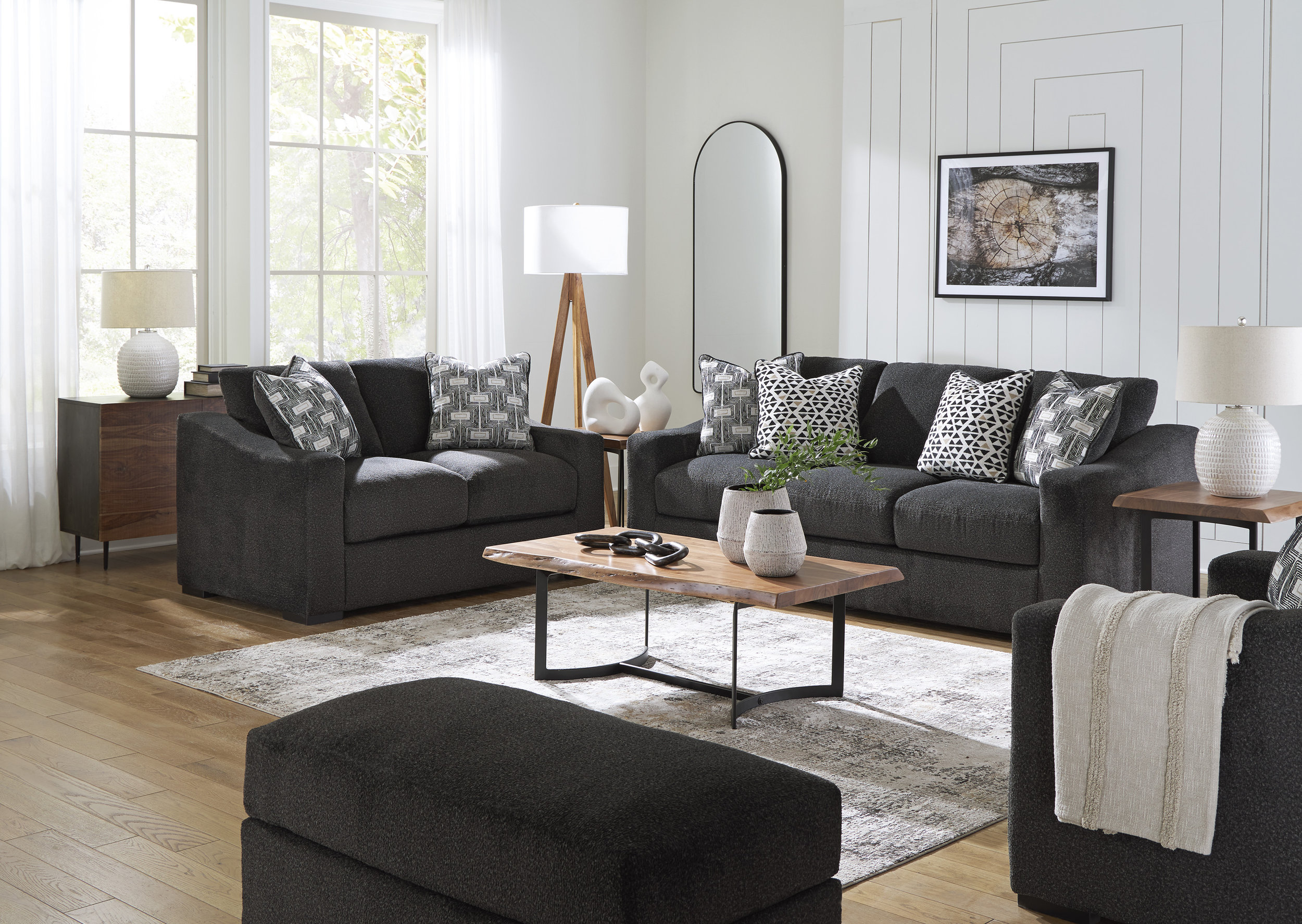 Wryenlynn Polyester Living Room Set