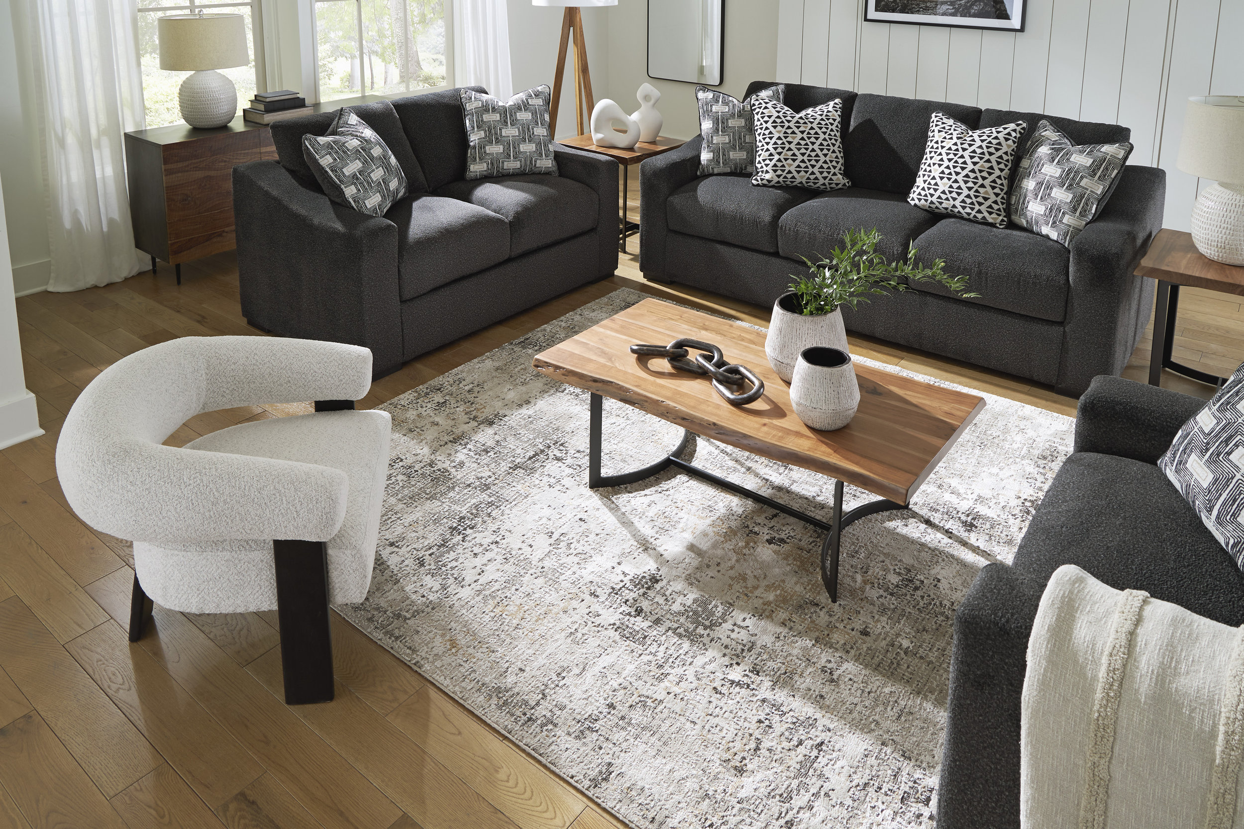 Wryenlynn Polyester Living Room Set