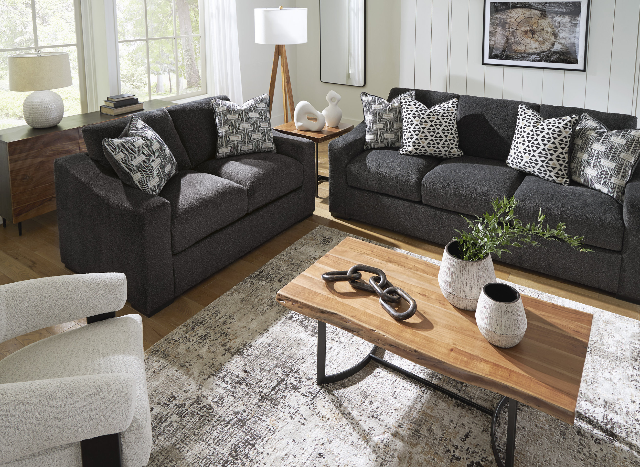 Wryenlynn Polyester Living Room Set