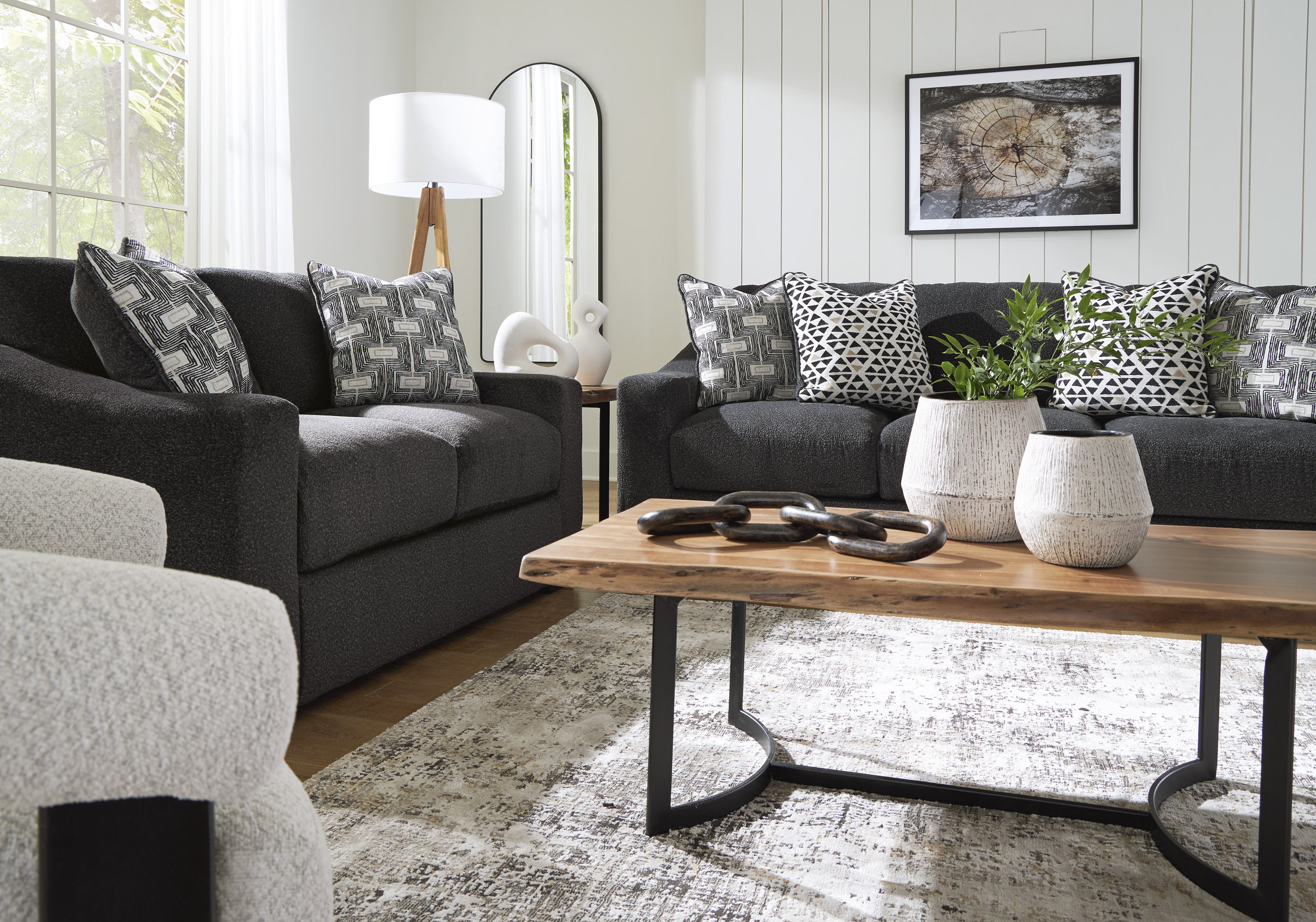 Wryenlynn Polyester Living Room Set