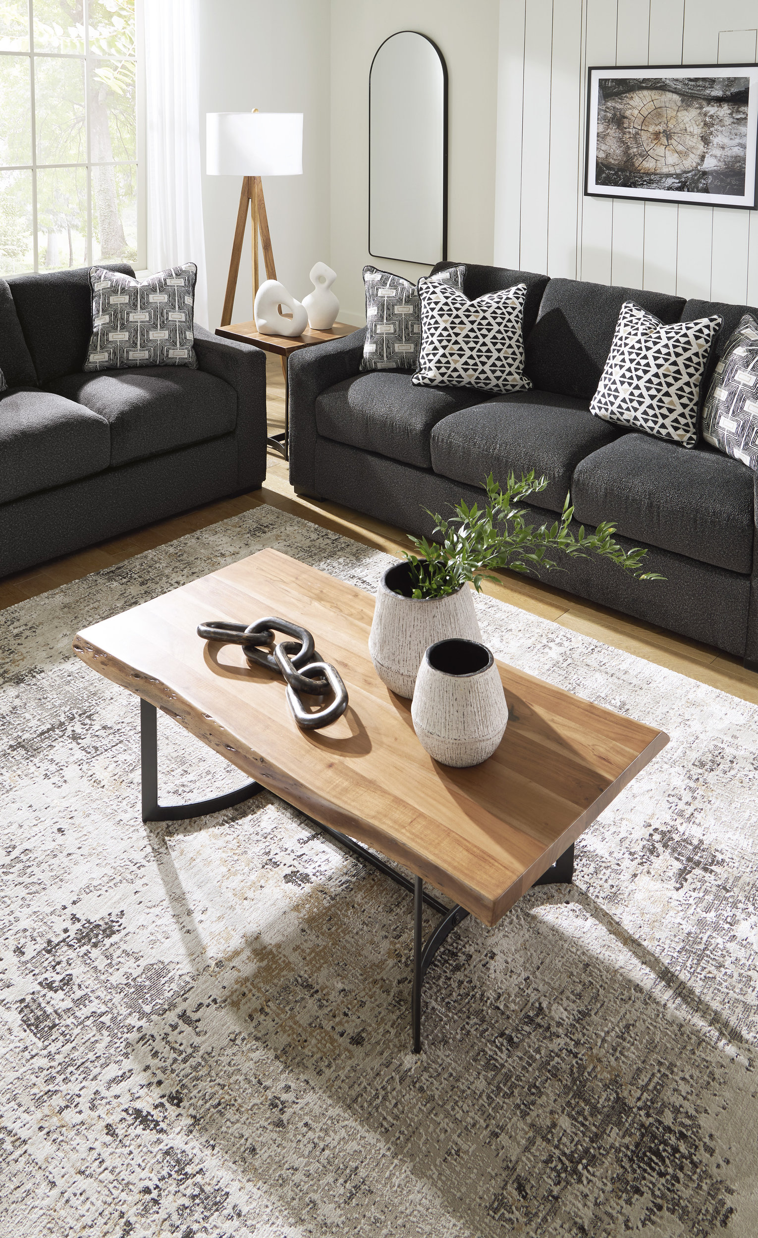 Wryenlynn Polyester Living Room Set