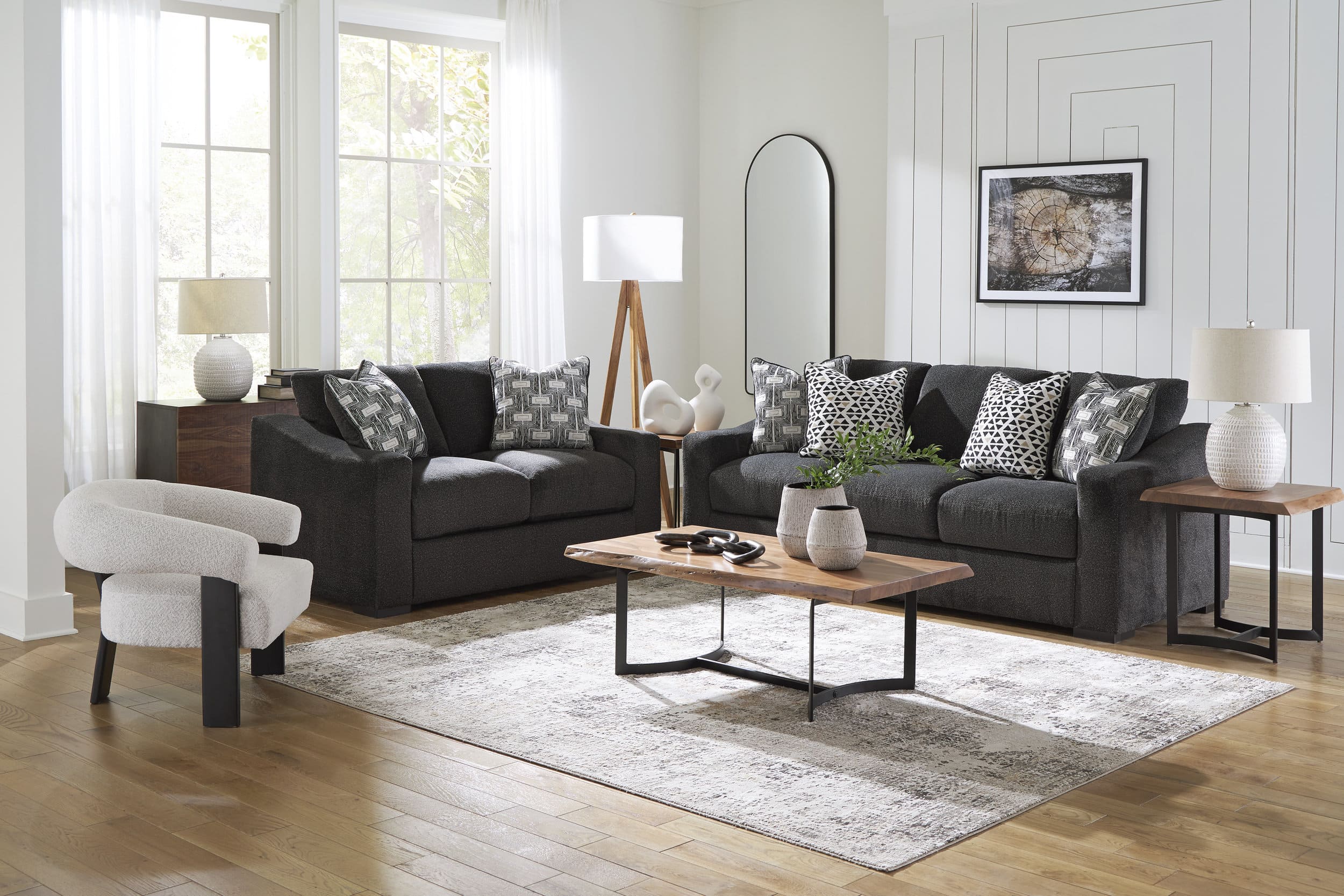 Wryenlynn Onyx Chair 