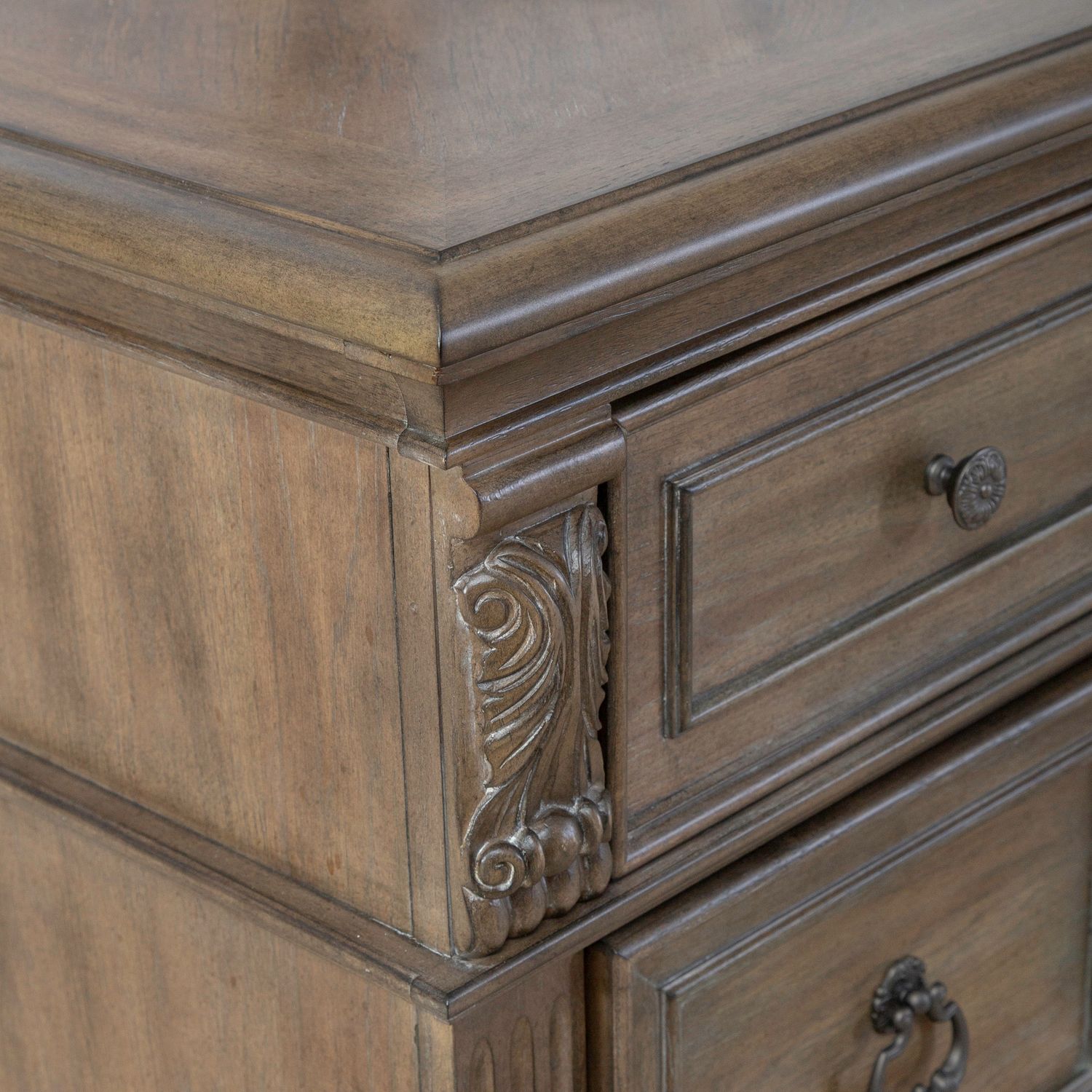 Carlisle Court Wood 9-Drawer Dresser