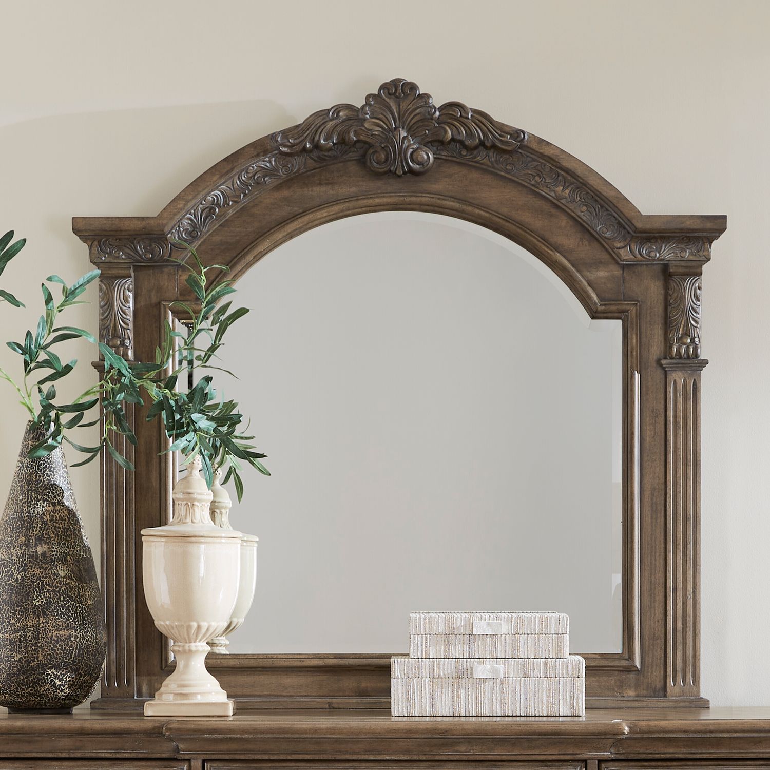 Carlisle Court Linen/Wood Poster Bedroom Set