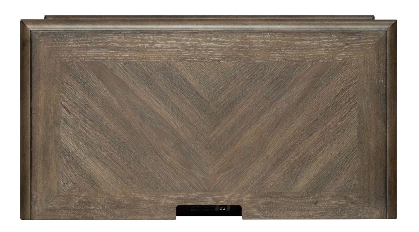 Carlisle Court Linen/Wood Poster Bedroom Set