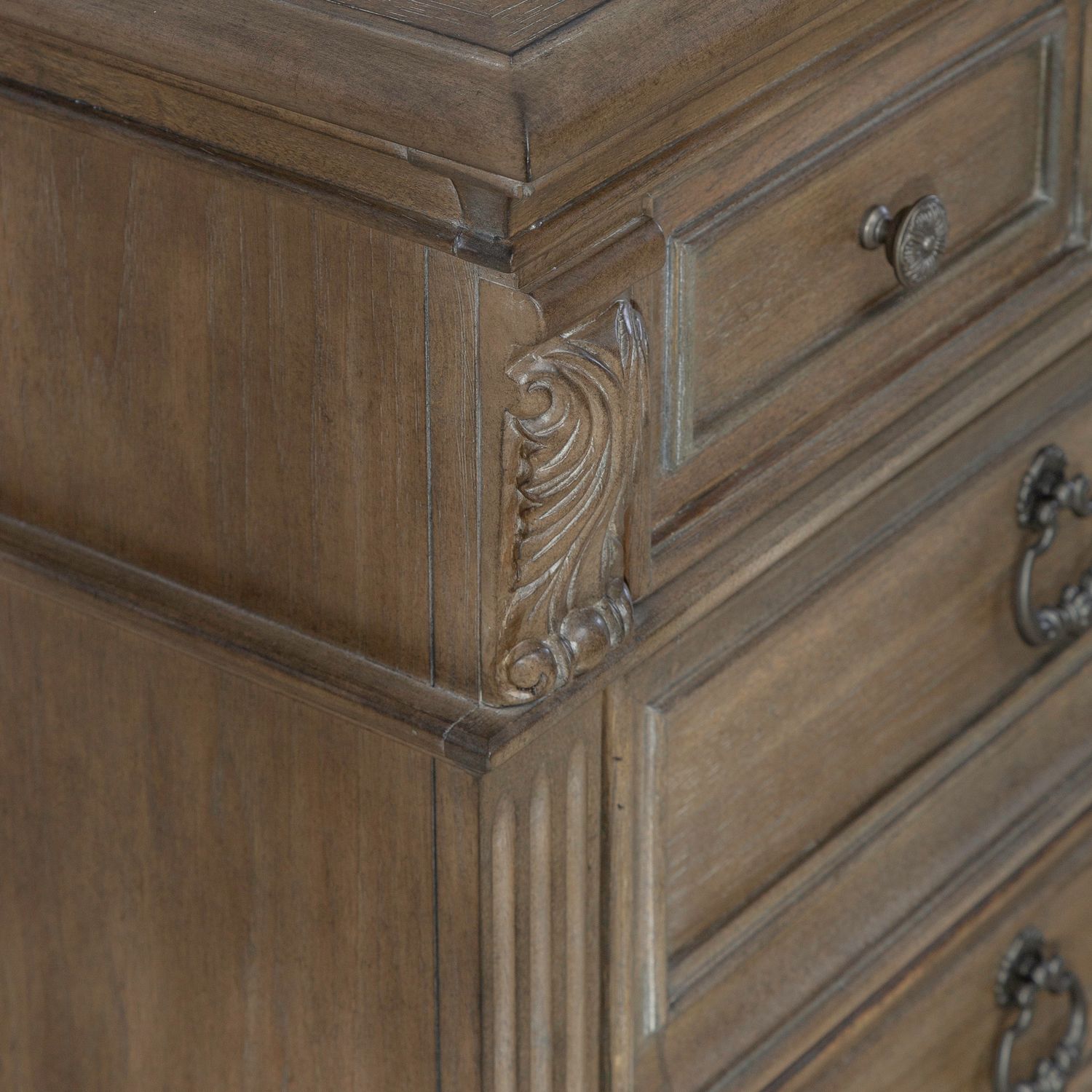 Carlisle Court Linen/Wood Poster Bedroom Set