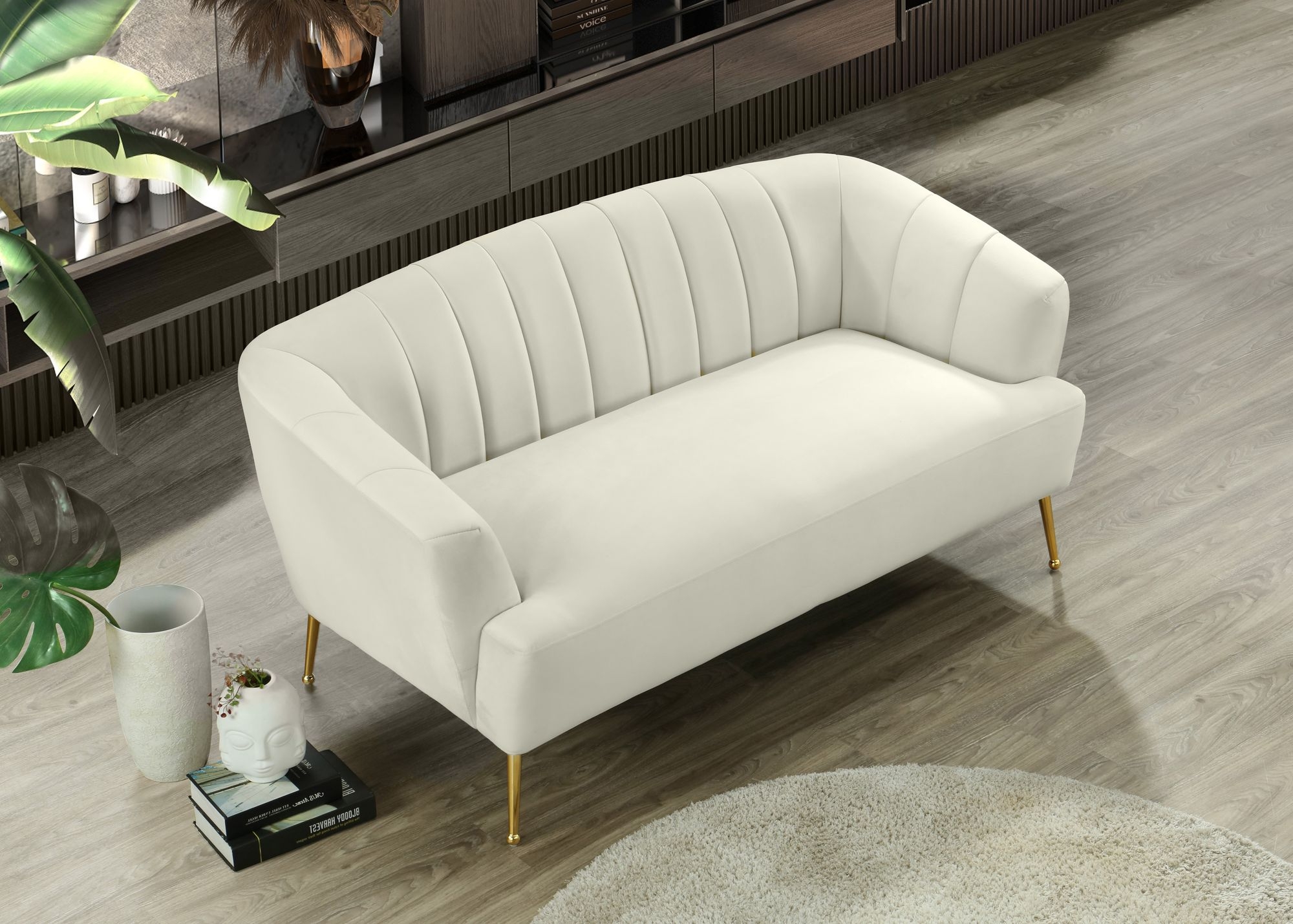Tori Velvet Loveseat