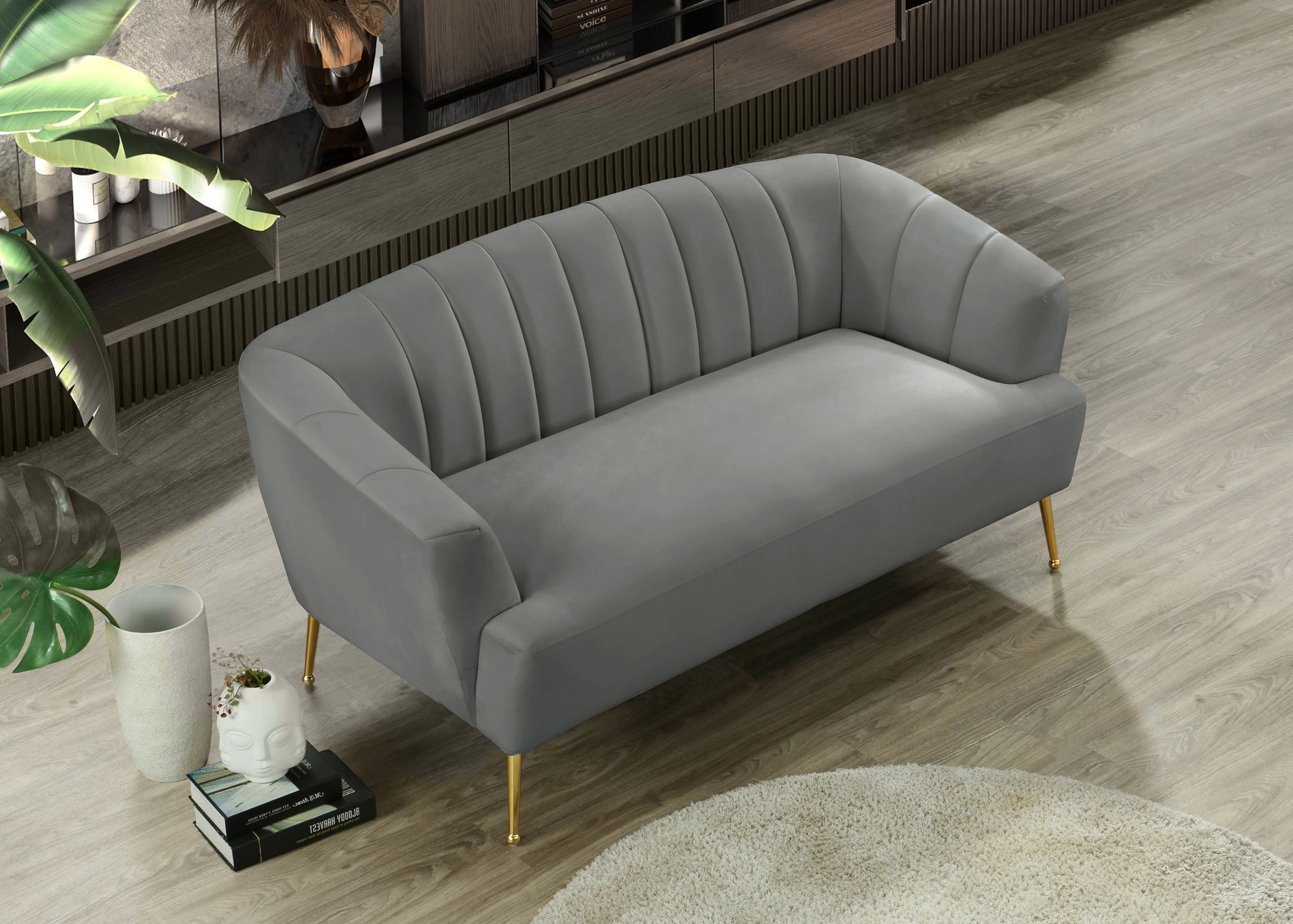 Tori Velvet Loveseat