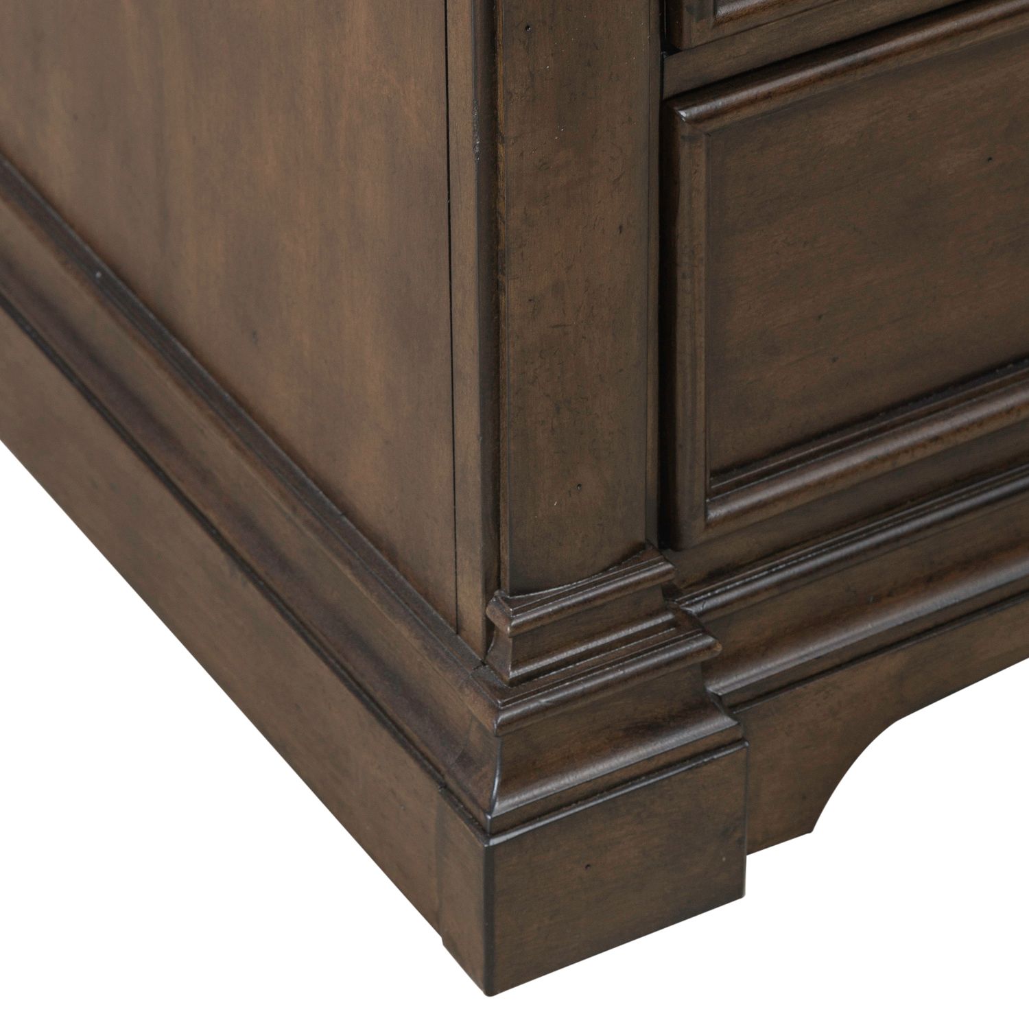 Arden Road Wood 8-Drawer Dresser