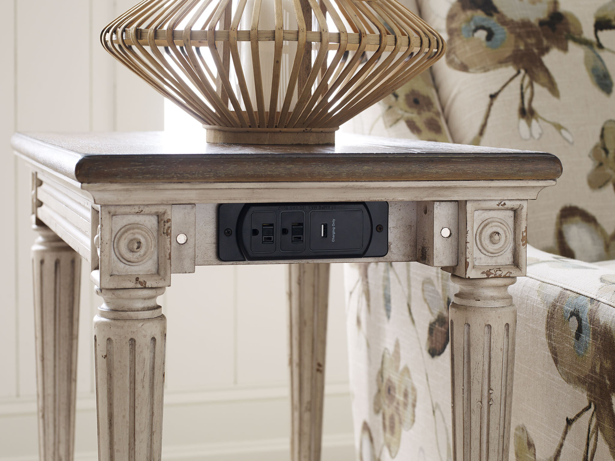 Hammary Southbury Charging Chairside Table