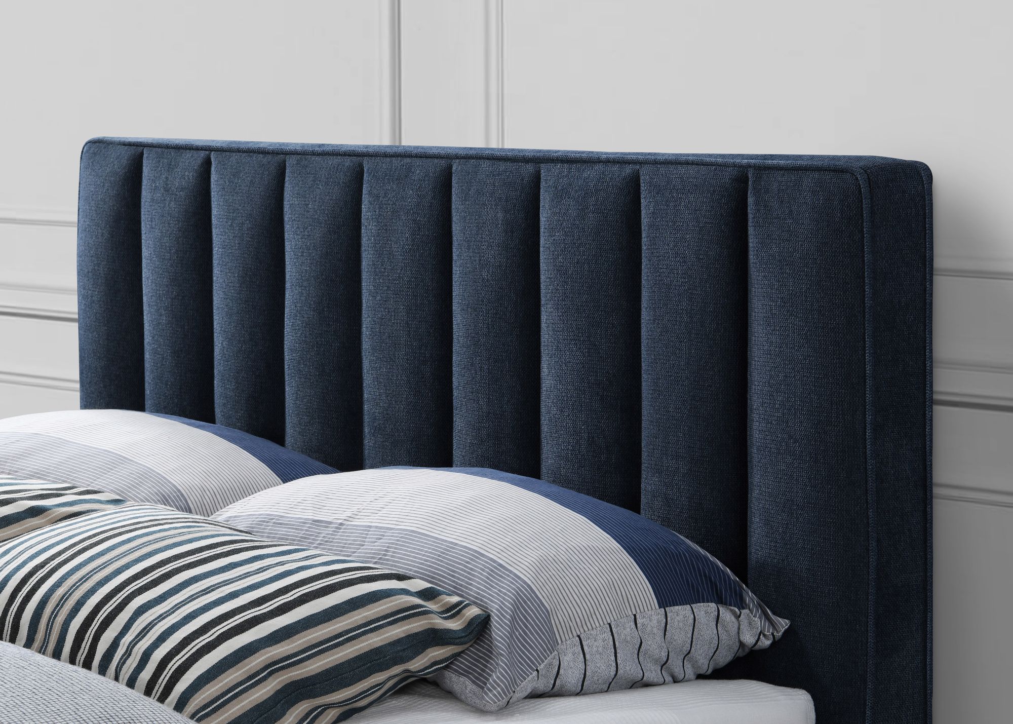 Vance Mid-Century Modern Linen Fabric King Size Bed
