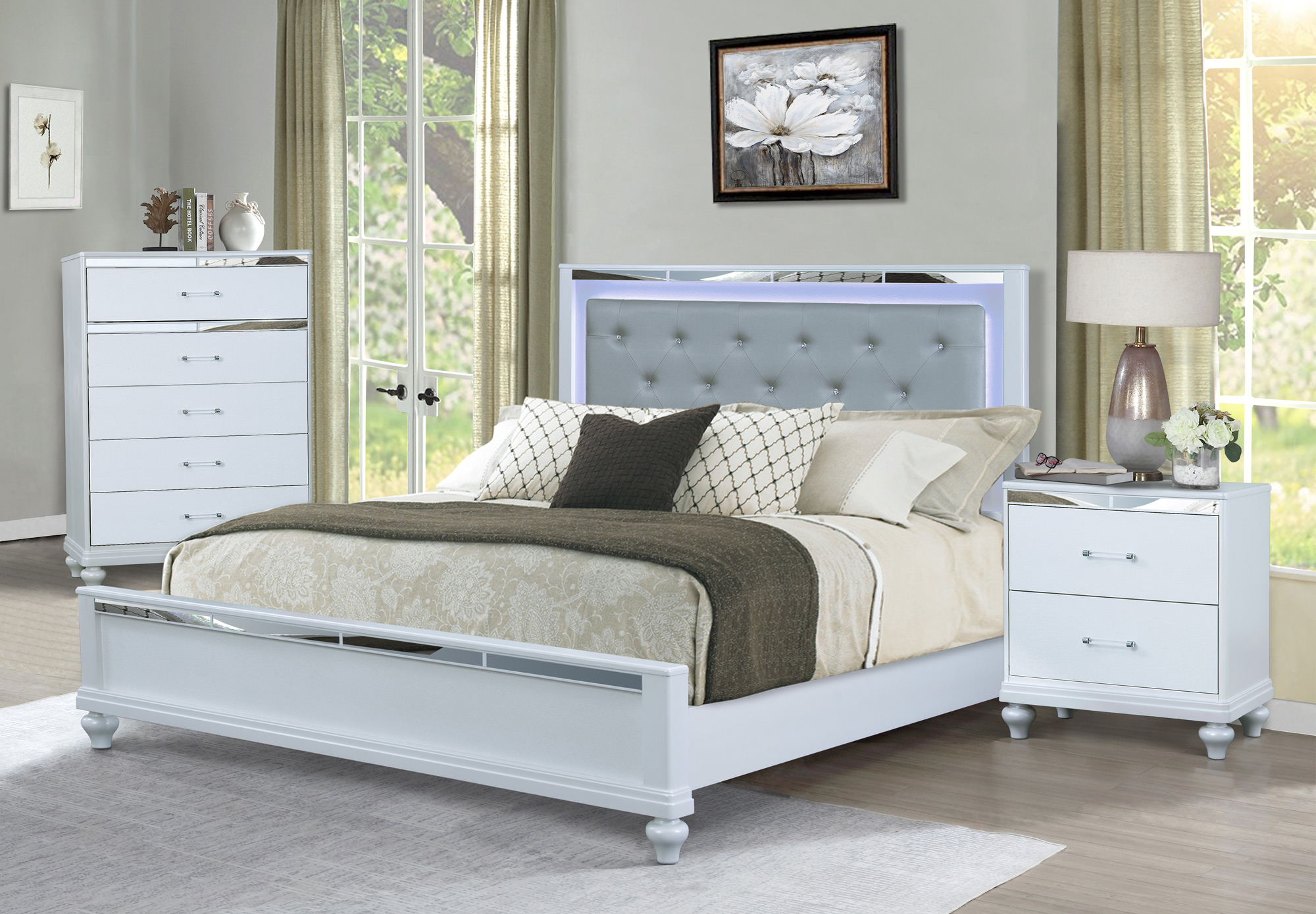 SM 5189 Upholstery/Wood Panel Bedroom Set w/LED
