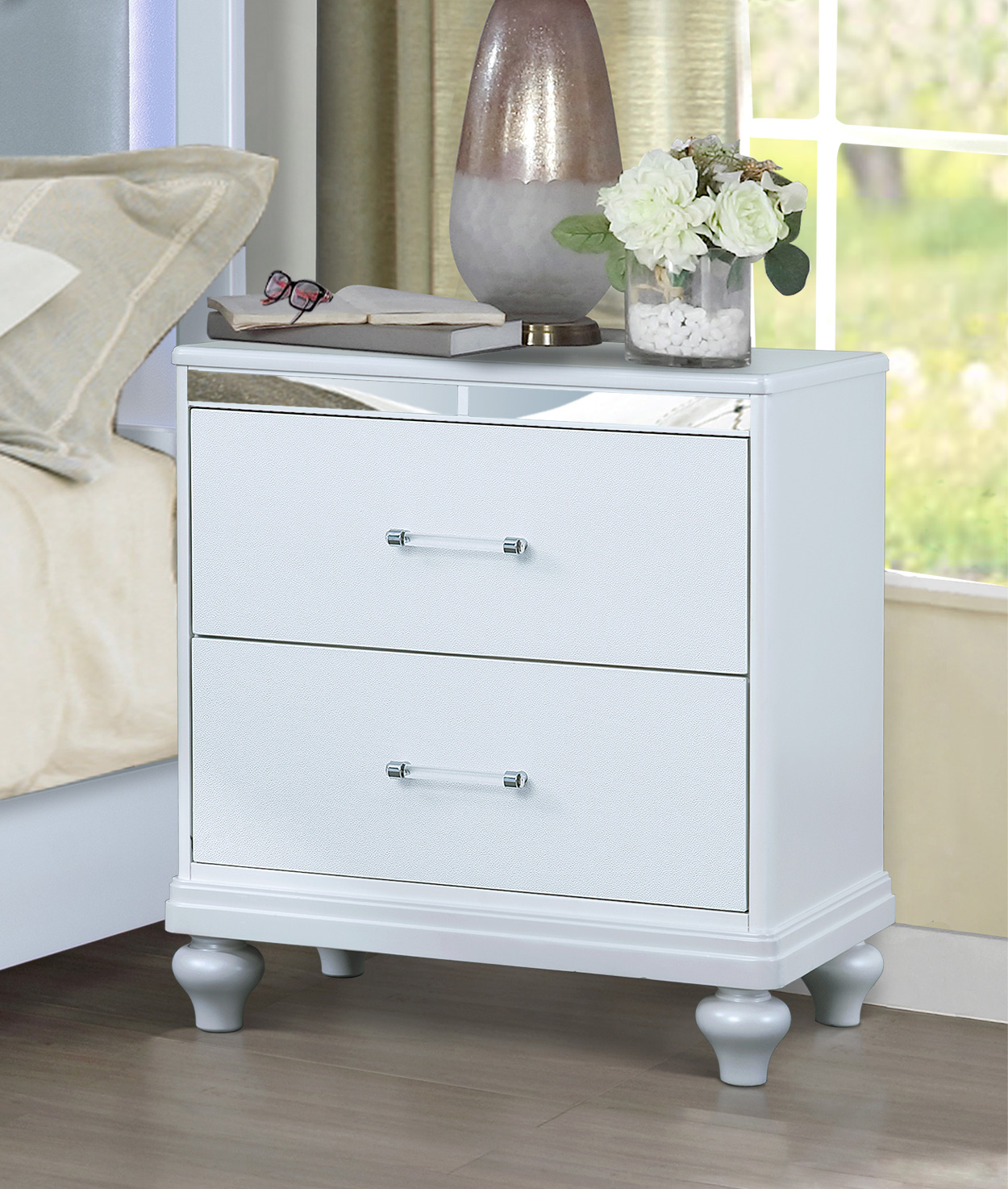 SM 5189 Upholstery/Wood Panel Bedroom Set w/LED