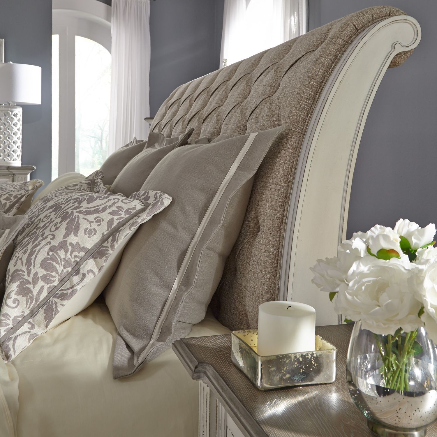 Abbey Park Tufted Chenille/Wood King Size Sleigh Bed