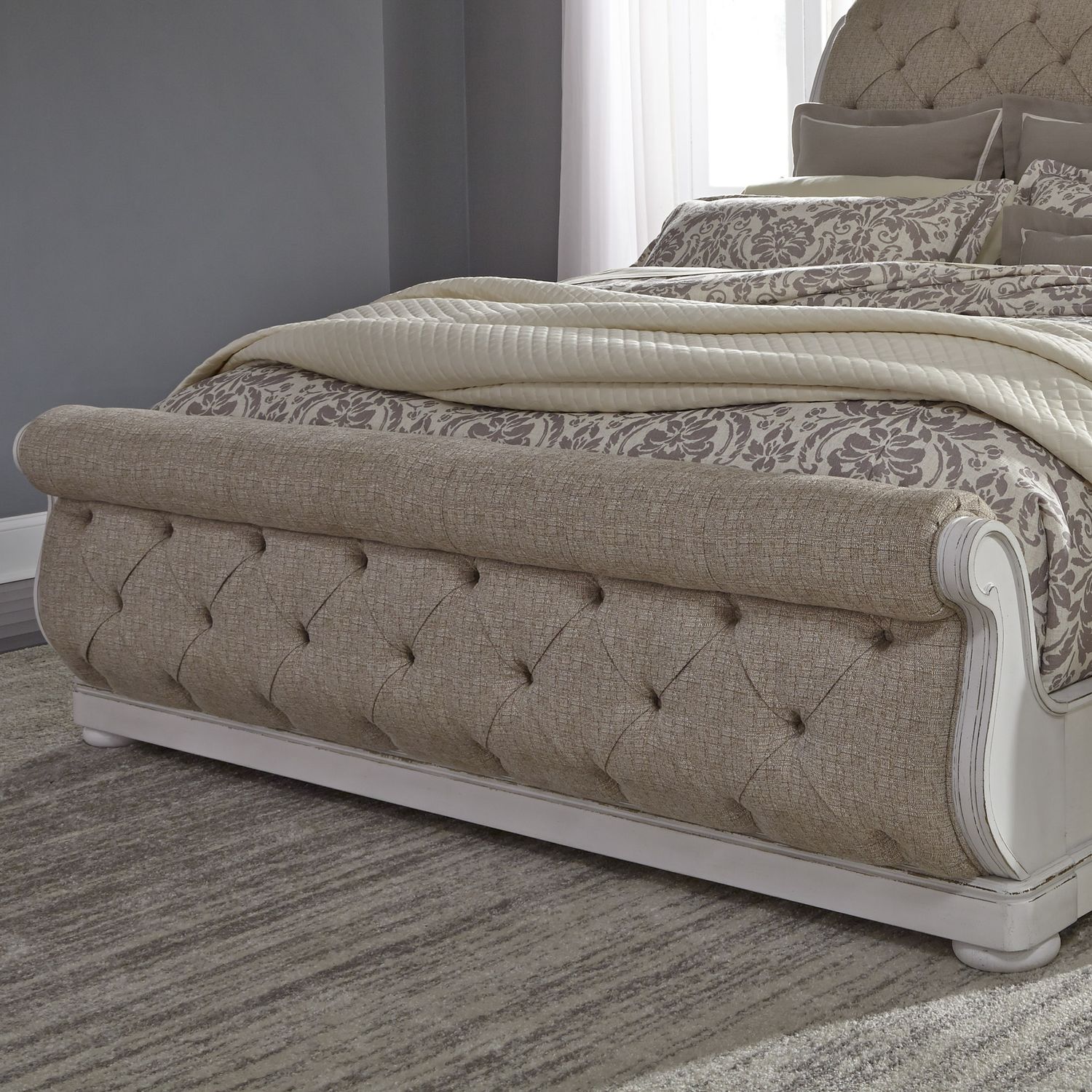 Abbey Park Tufted Chenille/Wood King Size Sleigh Bed