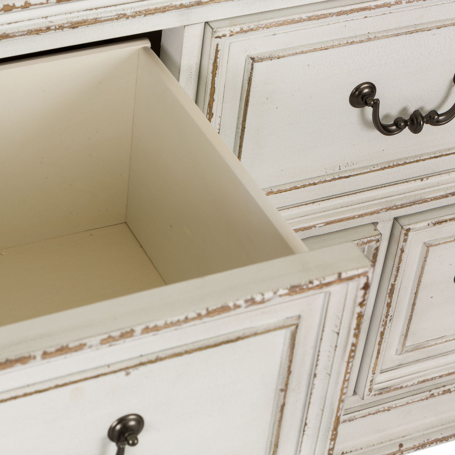 Abbey Park Wood 7-Drawer Dresser