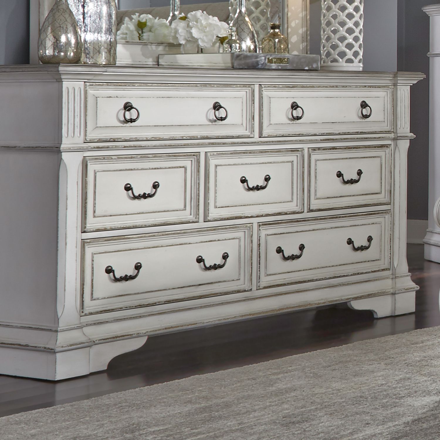 Abbey Park Wood 7-Drawer Dresser