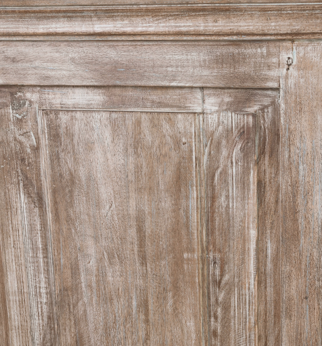 Adelaide Wood 6-Doorw Chest