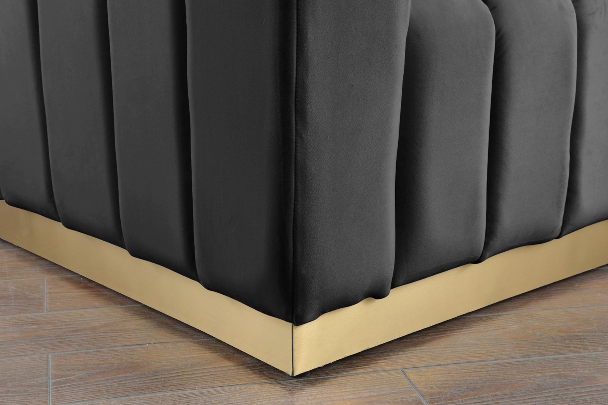 Marlon Velvet Loveseat