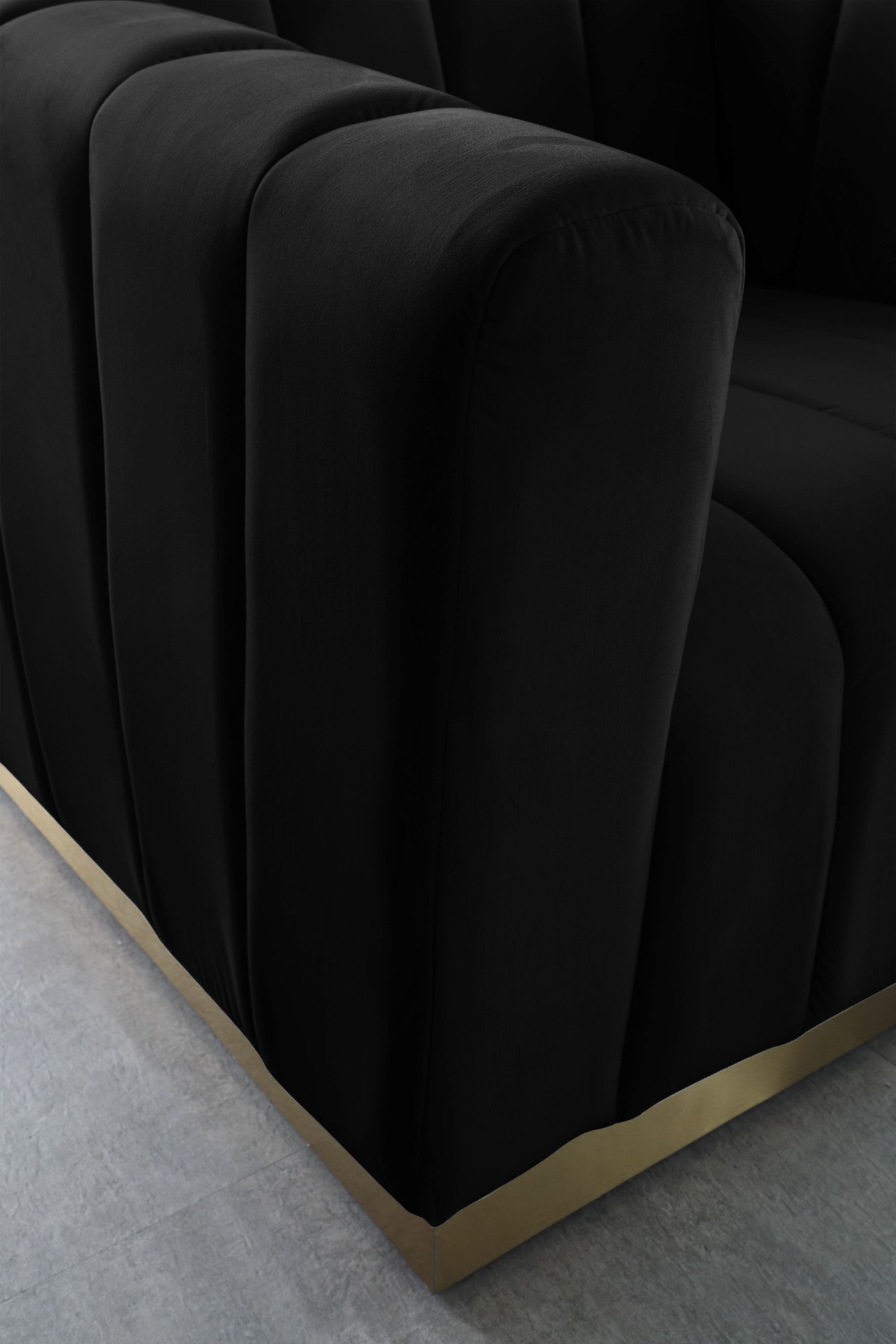 Marlon Velvet Loveseat