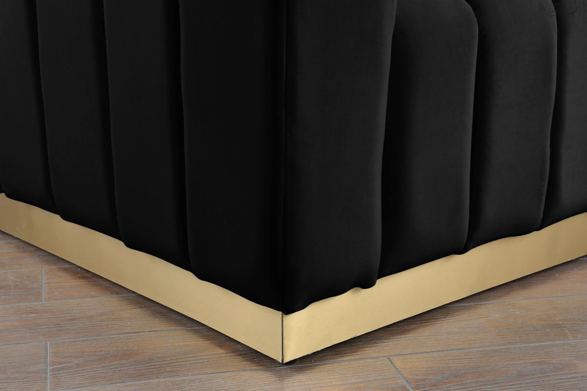 Marlon Velvet Loveseat