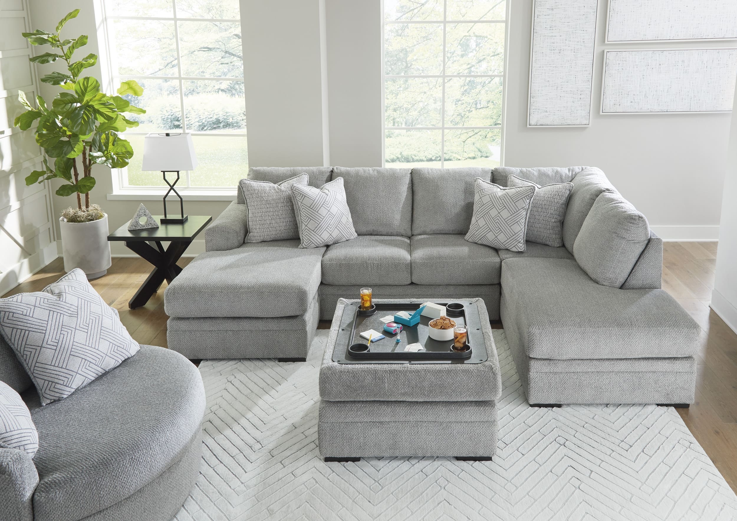 Casselbury Polyester Ottoman with Storage - Thumbnail 5