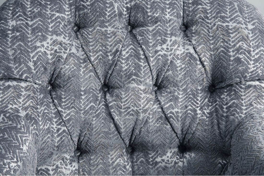 Gaura Velvet Chair