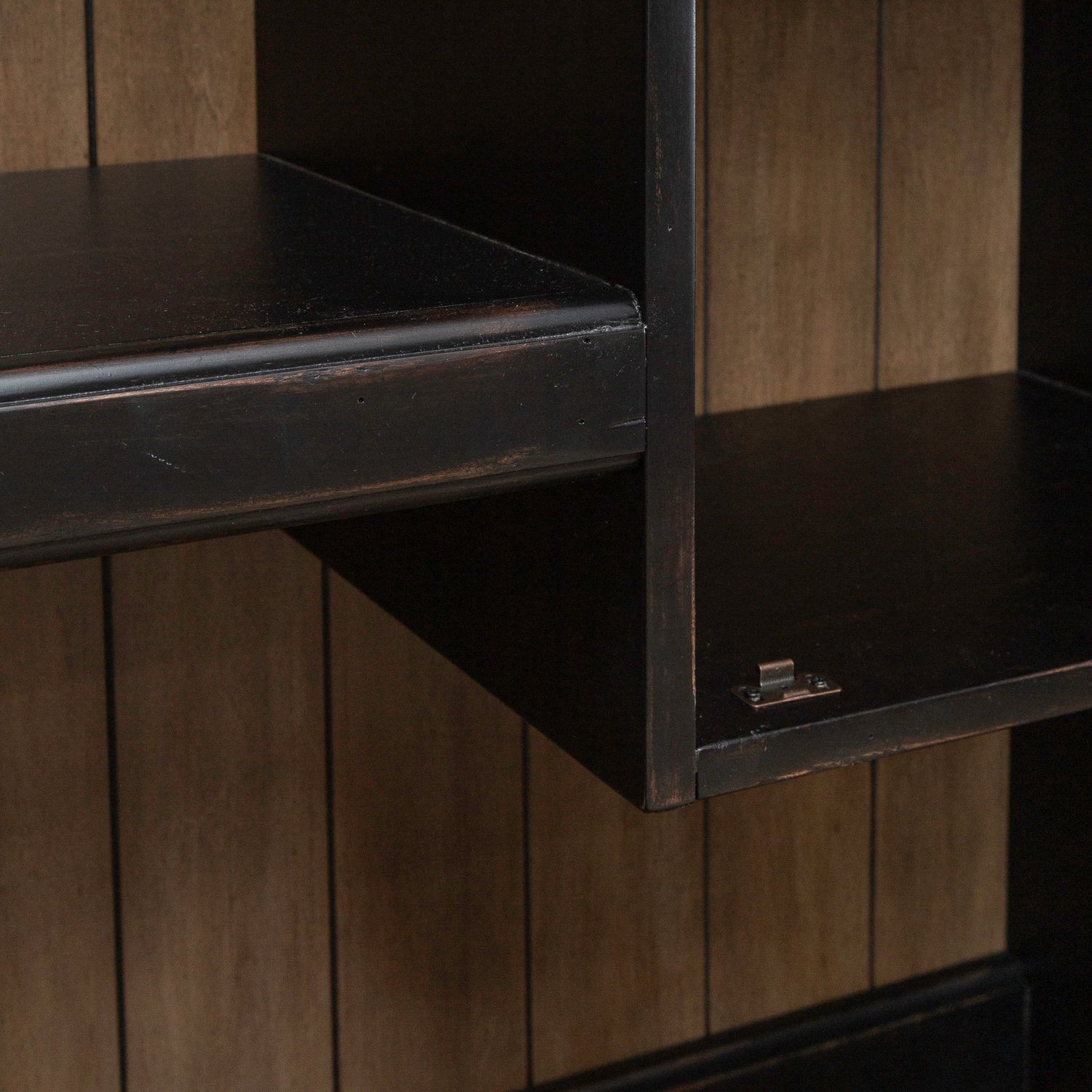Meritage Wood 7-Drawer Credenza & 2-Door Hutch w/LED Lighting