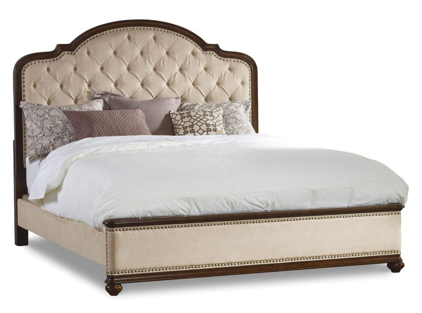 Leesburg Wood Veneer/Fabric Upholstered Bedroom Set