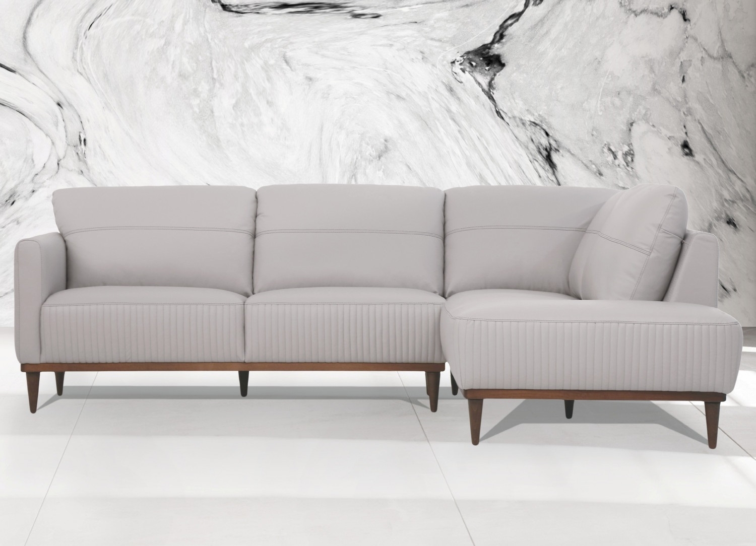 Tampa Leather L-Shaped Sectional Sofa w/Right Facing Chaise
