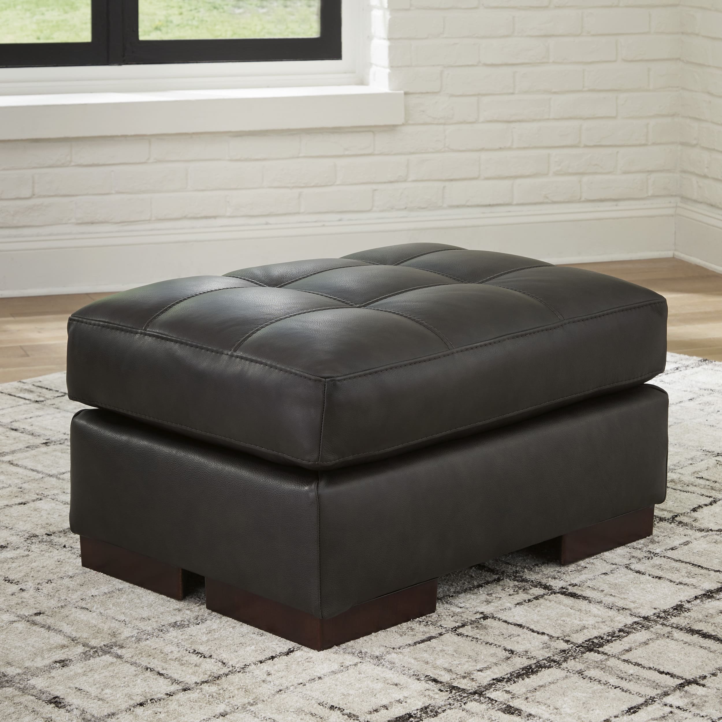 Ashley Luigi Ottoman