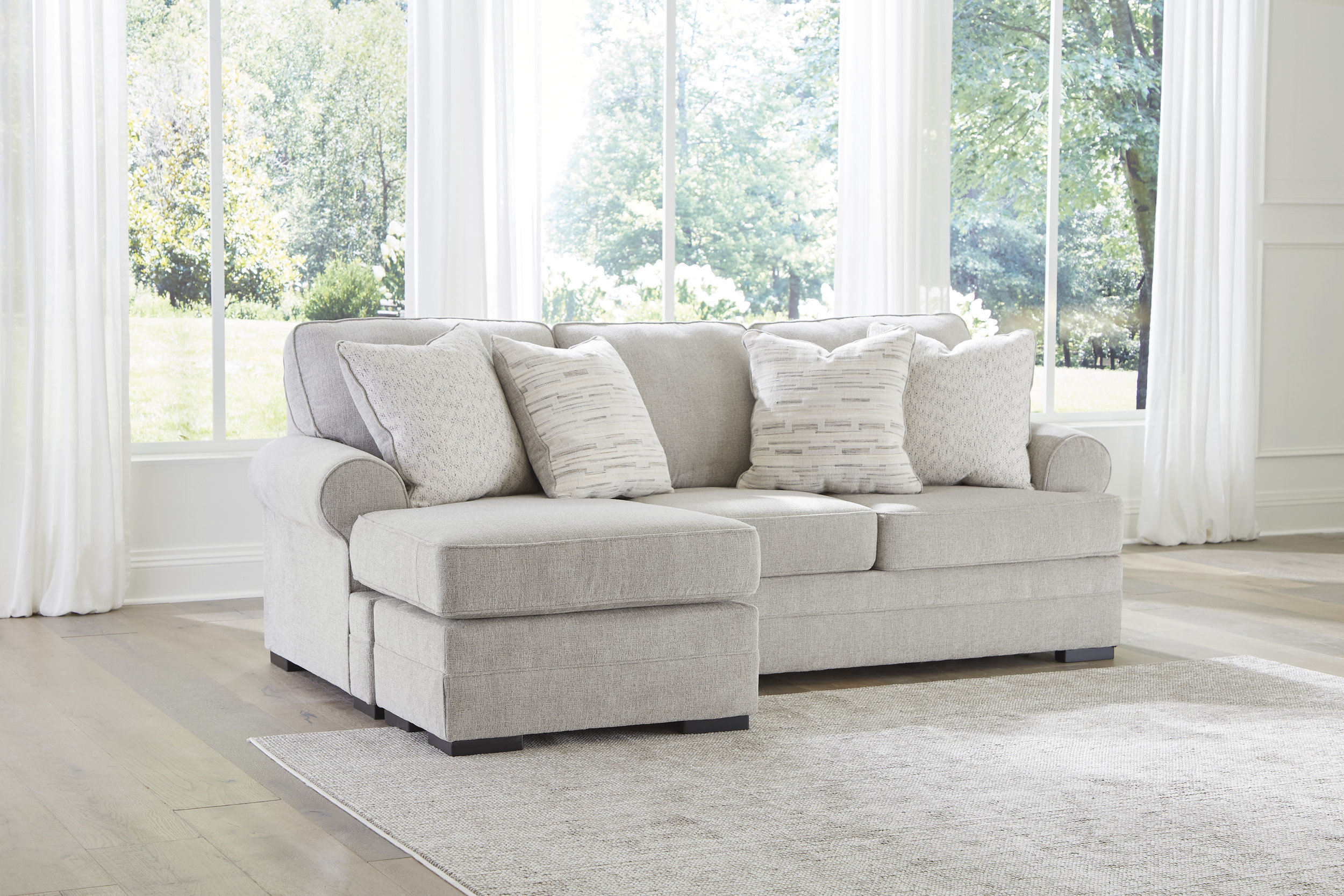 Eastonbridge Fabric L-Shaped Sectional Sofa w/Right Hand Chaise Facing