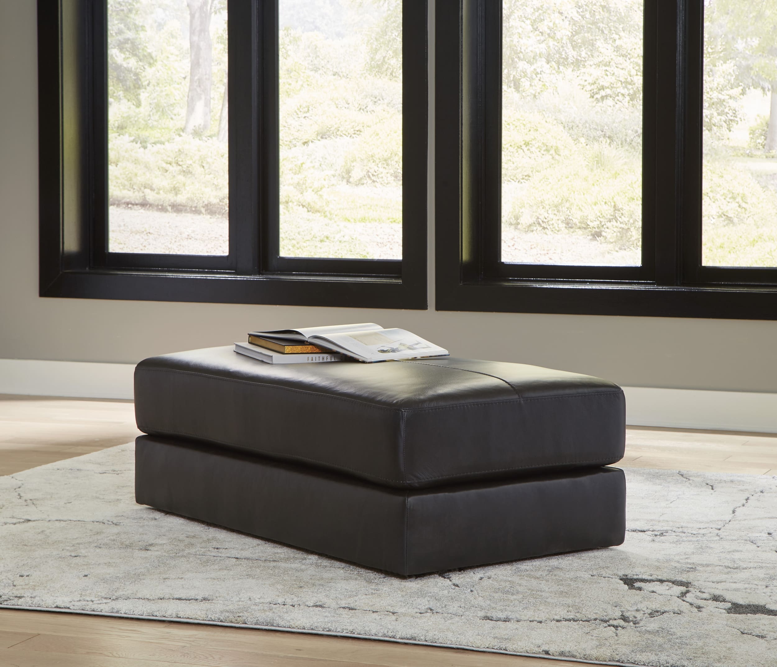 Amiata Leather Ottoman