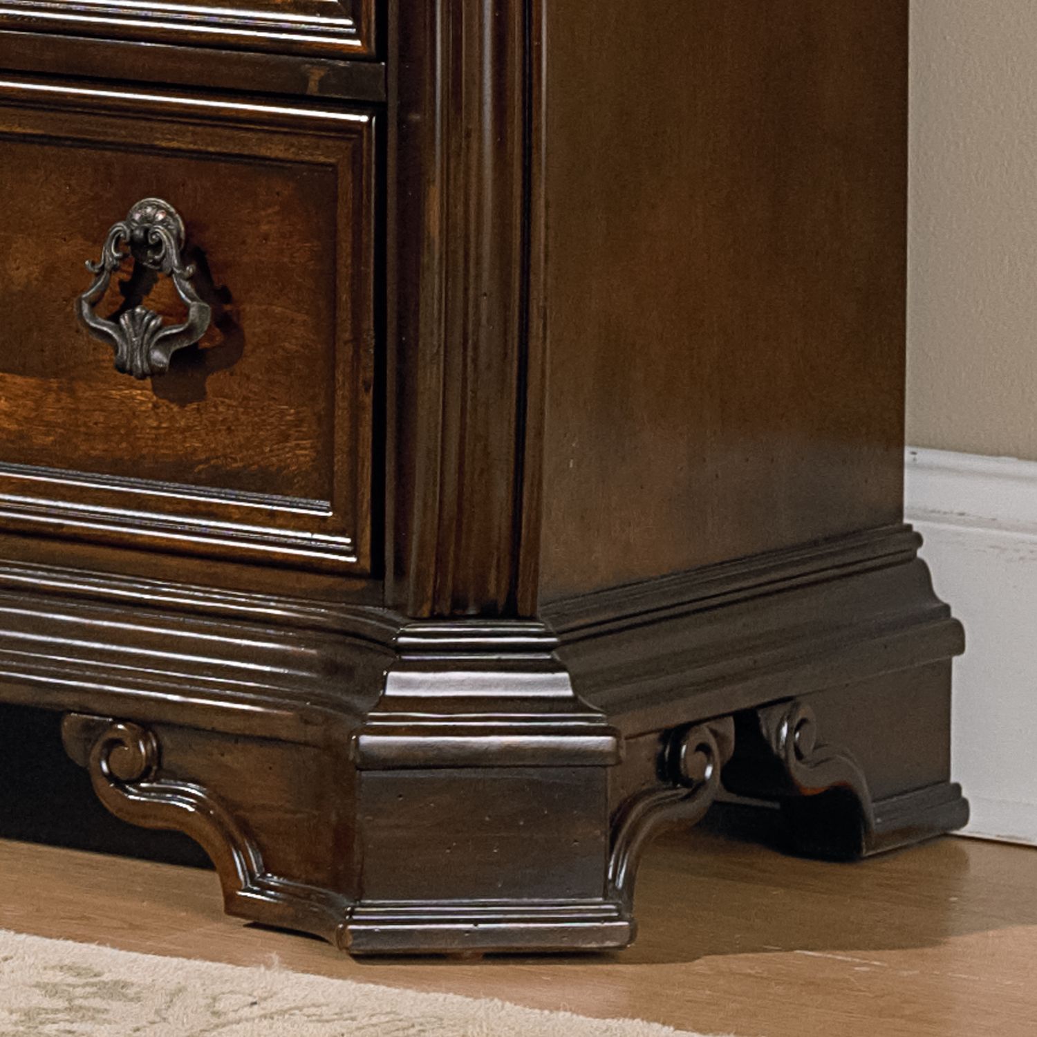 Arbor Place Wood 7-Drawer Chest