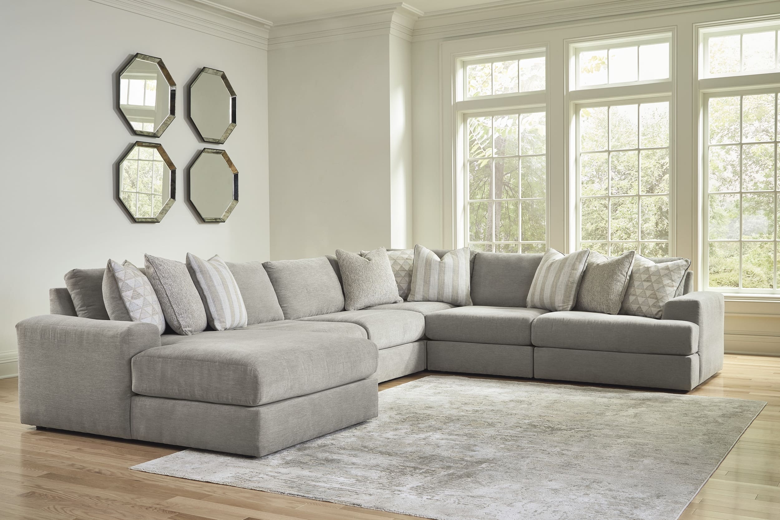 Ashley Avaliyah 6-Piece U-Shaped Sectional Sofa With chaise